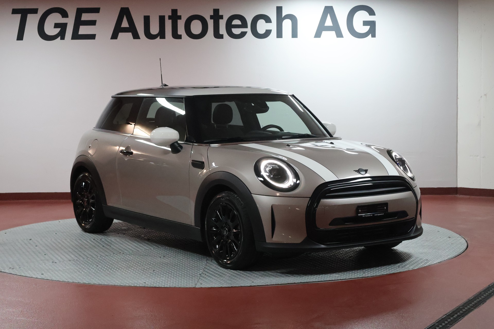 MINI Cooper Steptronic DKG-showroom-element-2