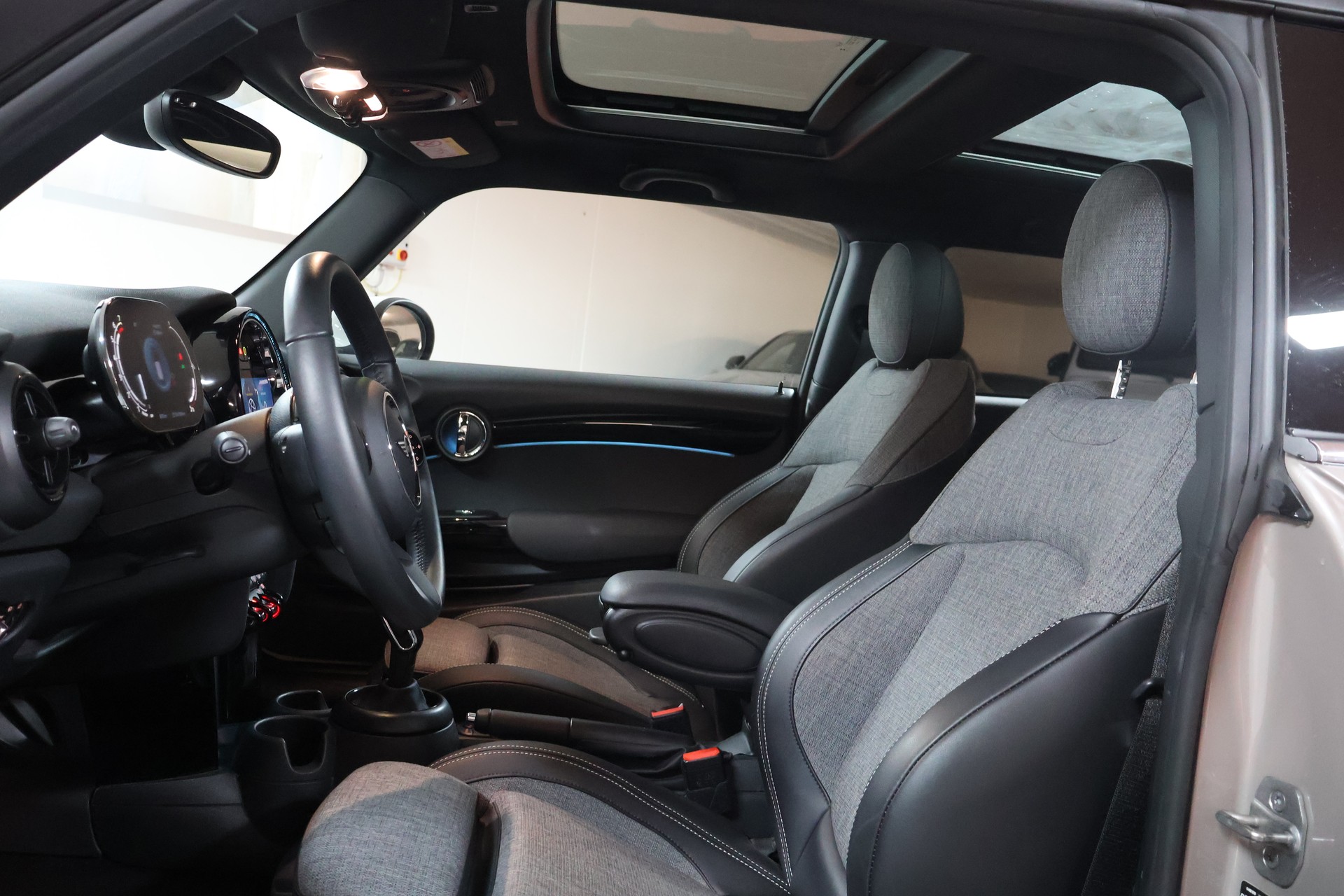 MINI Cooper Steptronic DKG-image-8