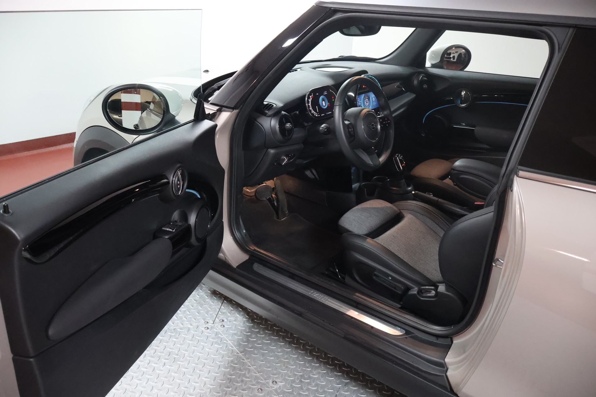 MINI Cooper Steptronic DKG-image-5