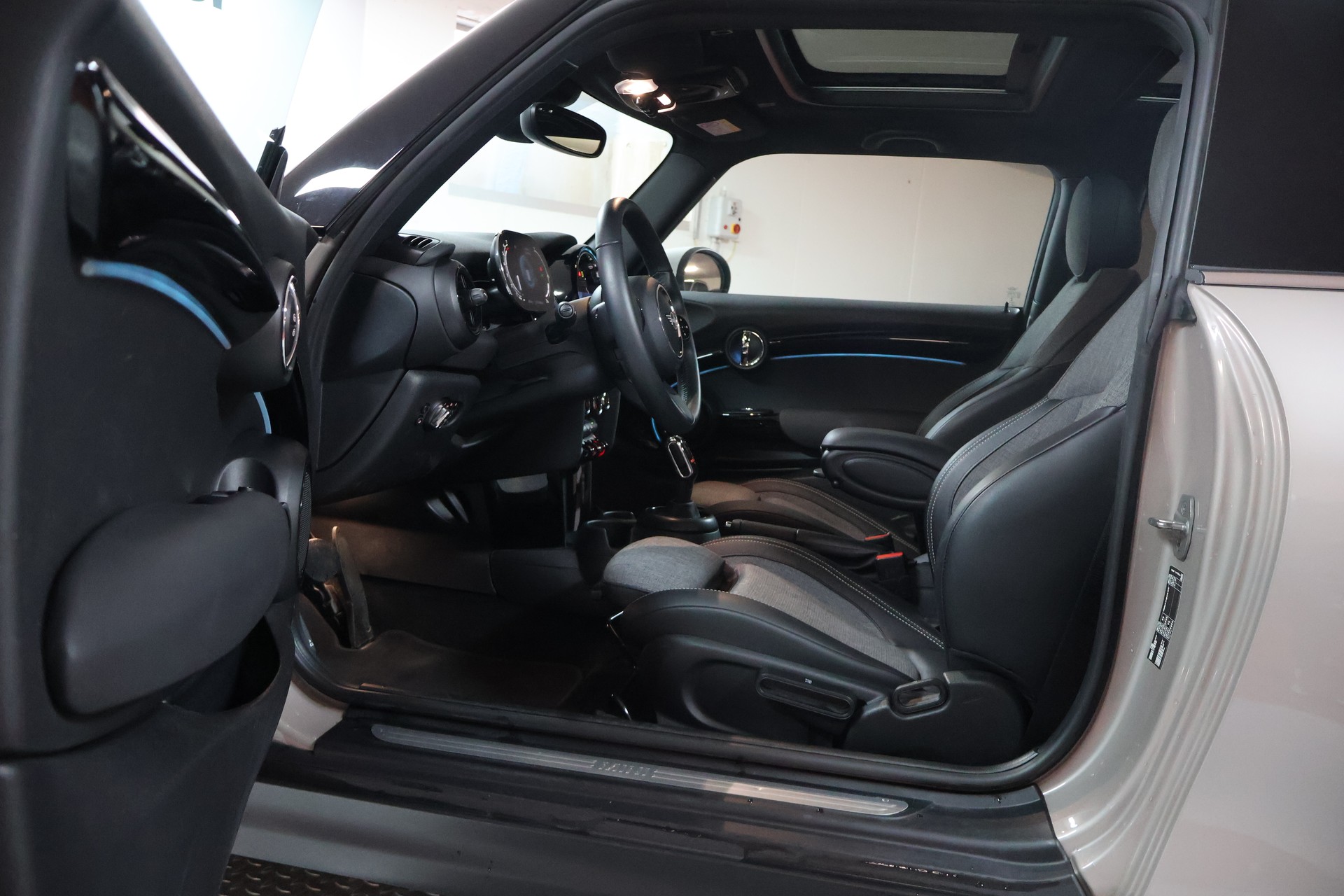 MINI Cooper Steptronic DKG-image-6