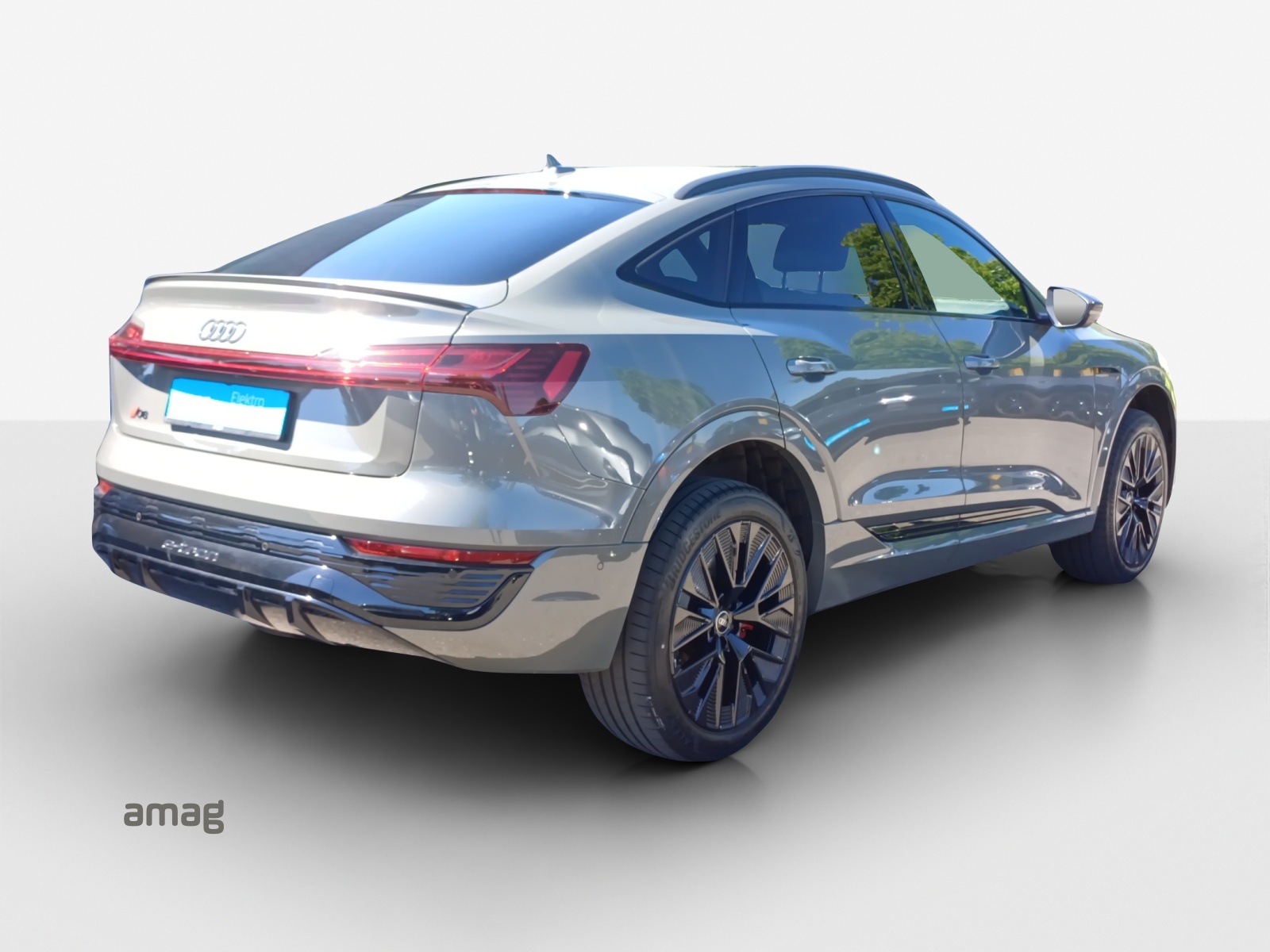 AUDI Q8 Sportback 55 e-tron Black Edition quattro-image-5