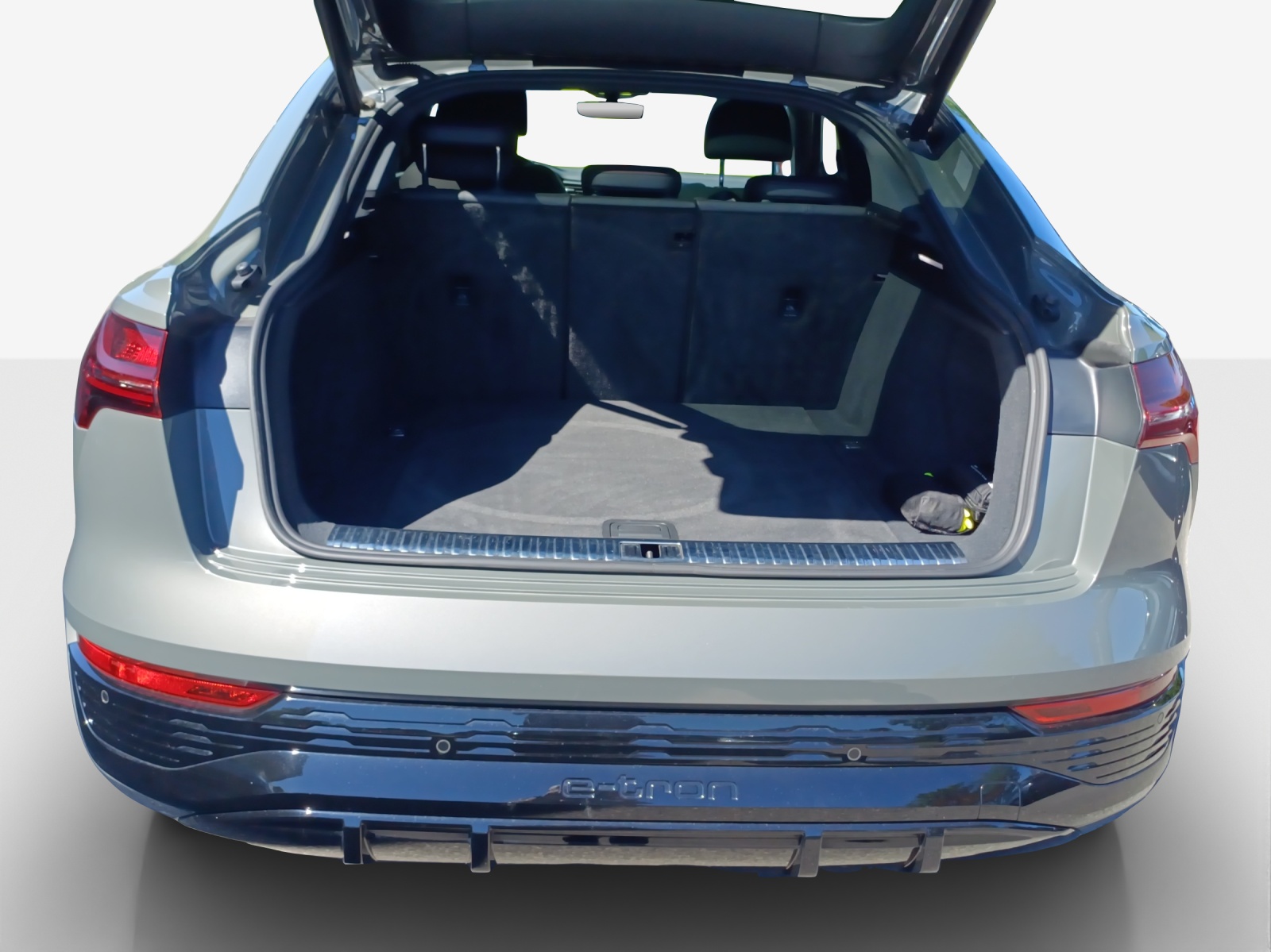 AUDI Q8 Sportback 55 e-tron Black Edition quattro-image-13