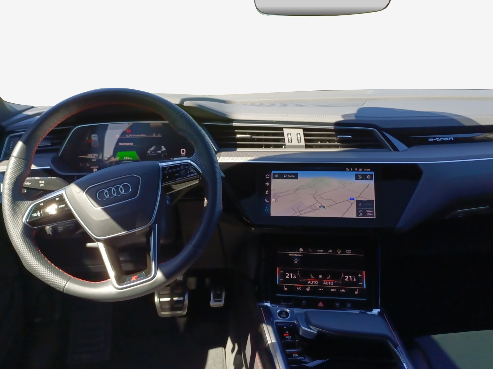 AUDI Q8 Sportback 55 e-tron Black Edition quattro-image-9