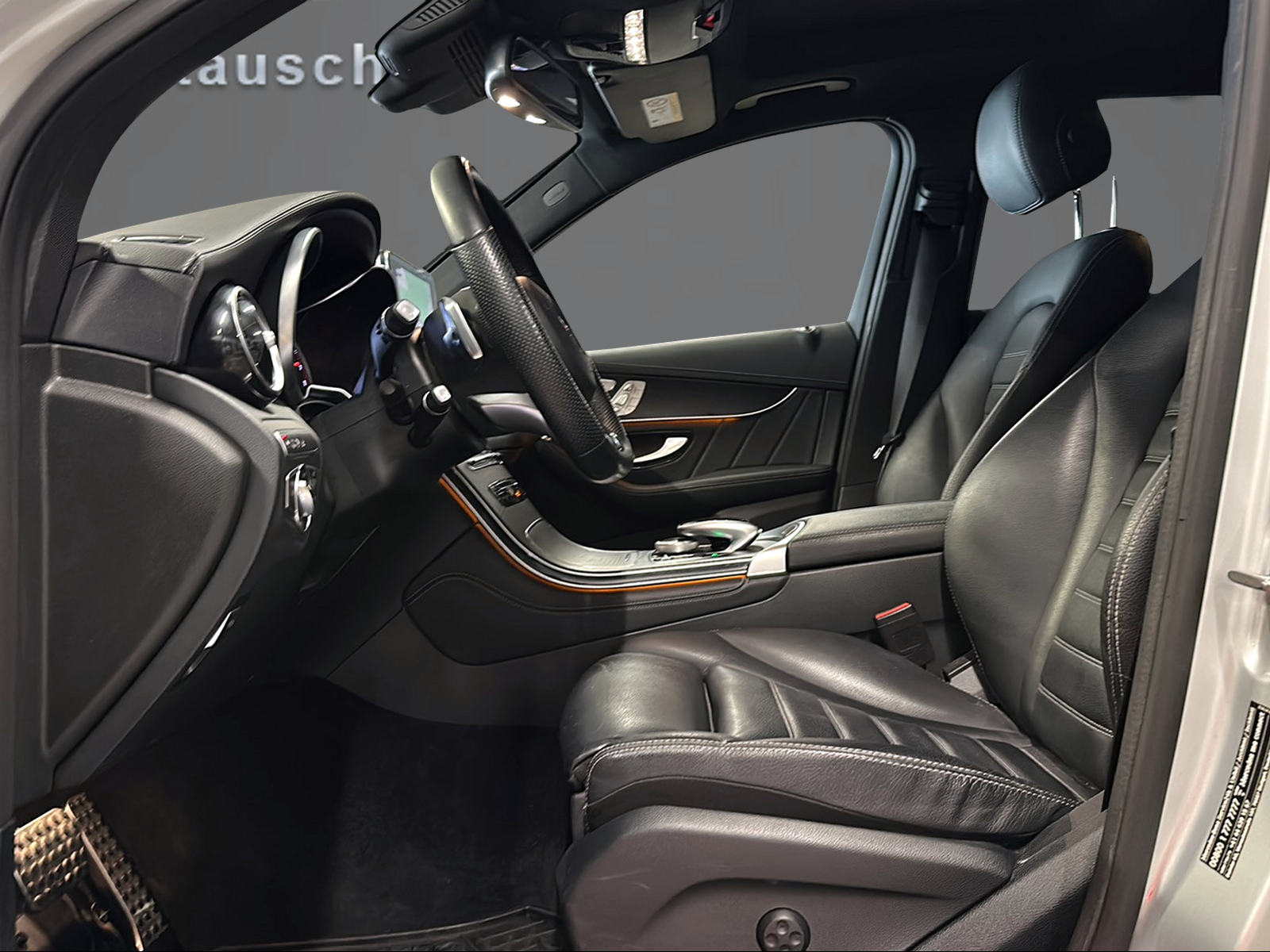 MERCEDES-BENZ GLC 250 AMG Line 4Matic 9G-Tronic-image-9