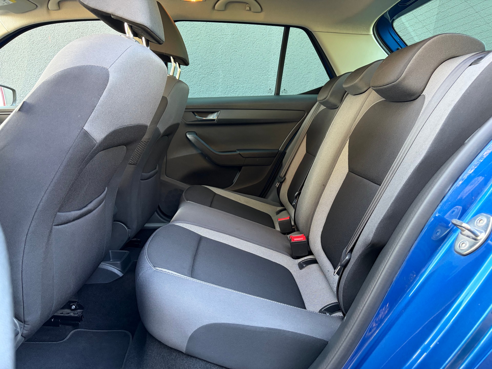 SKODA Fabia 1.2 TSI Ambition-image-9
