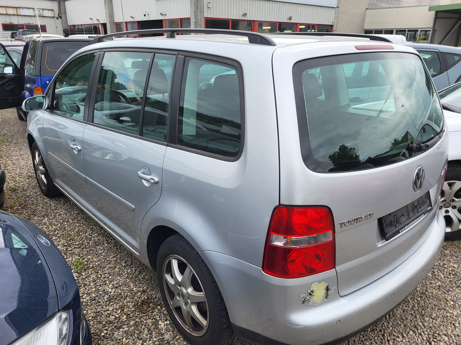 VW Touran 2.0 TDI Trendline-image-2