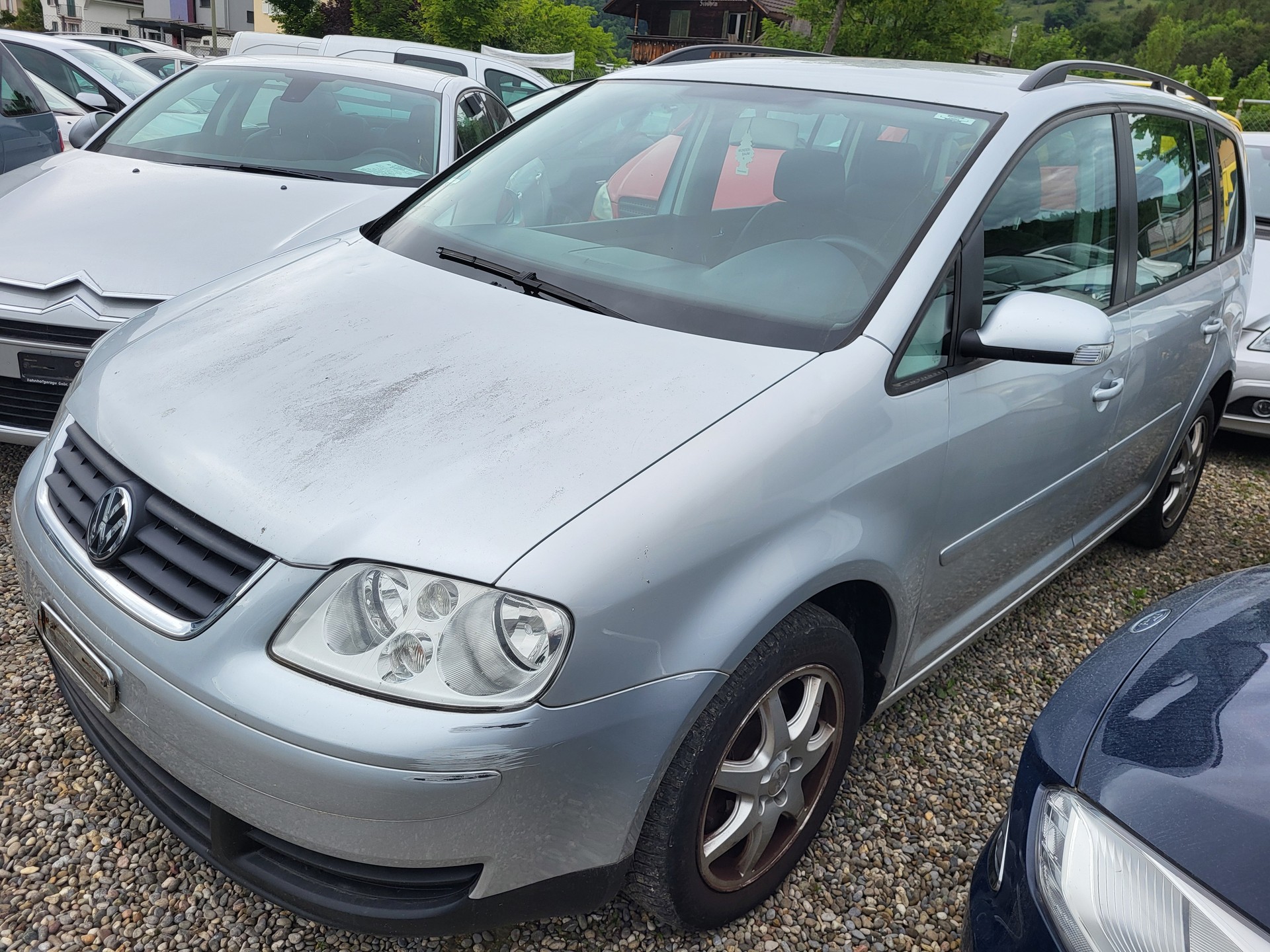 VW Touran 2.0 TDI Trendline-image-1