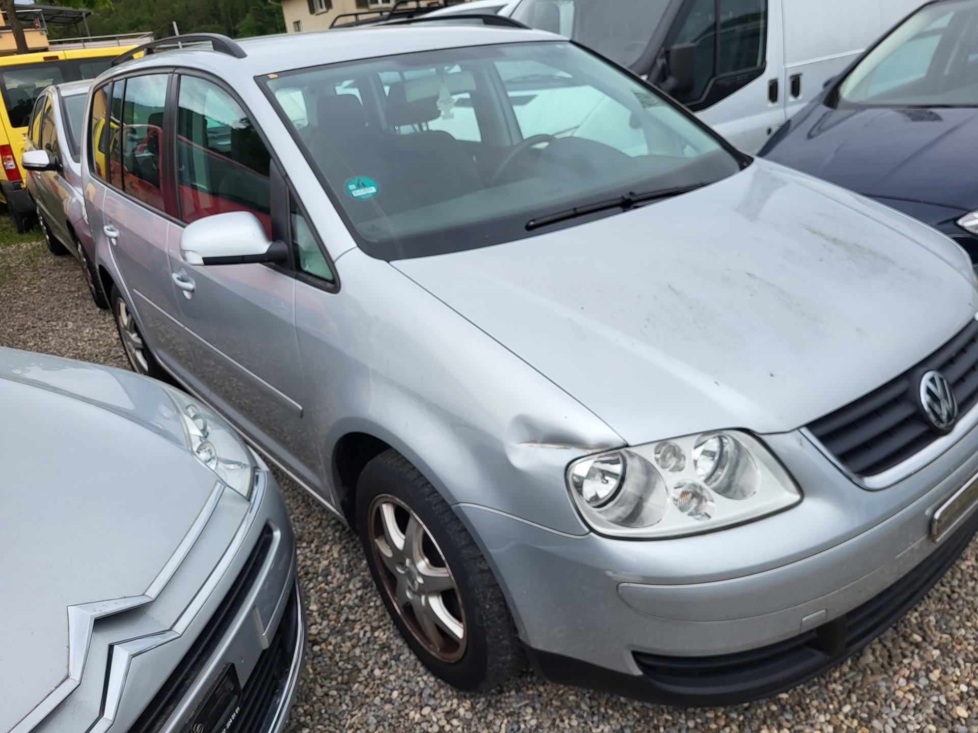 VW Touran 2.0 TDI Trendline-image-4