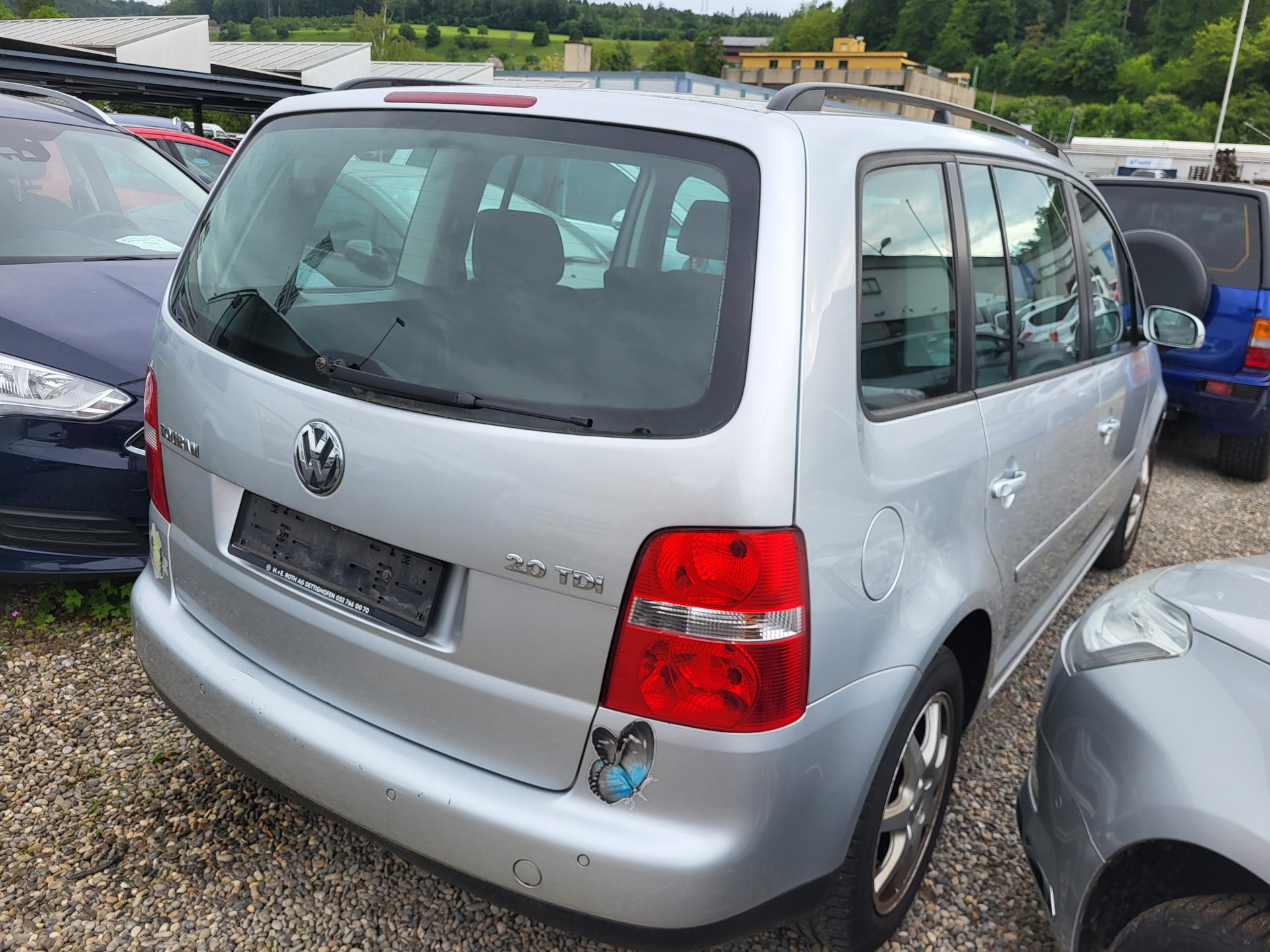 VW Touran 2.0 TDI Trendline-image-5