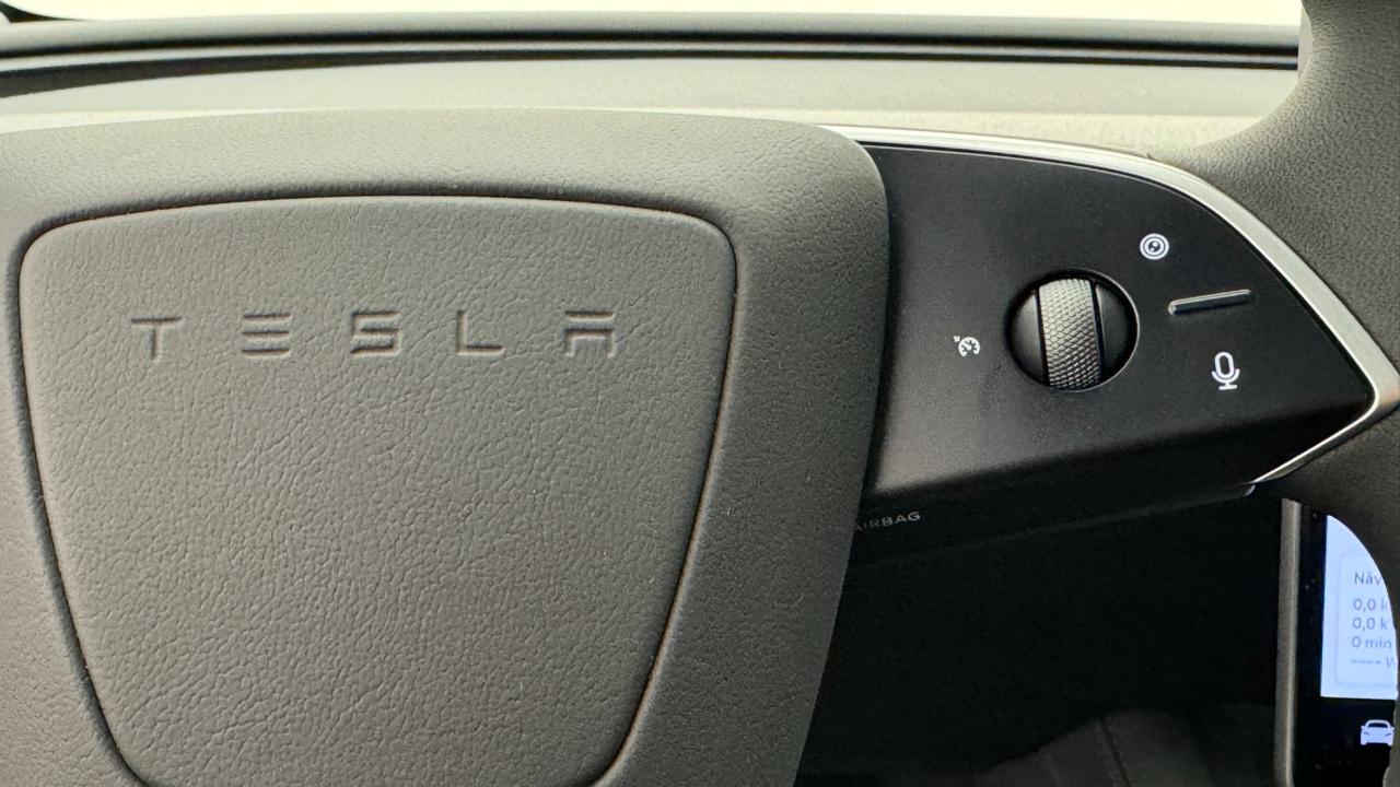 TESLA Model 3 RWD-image-9