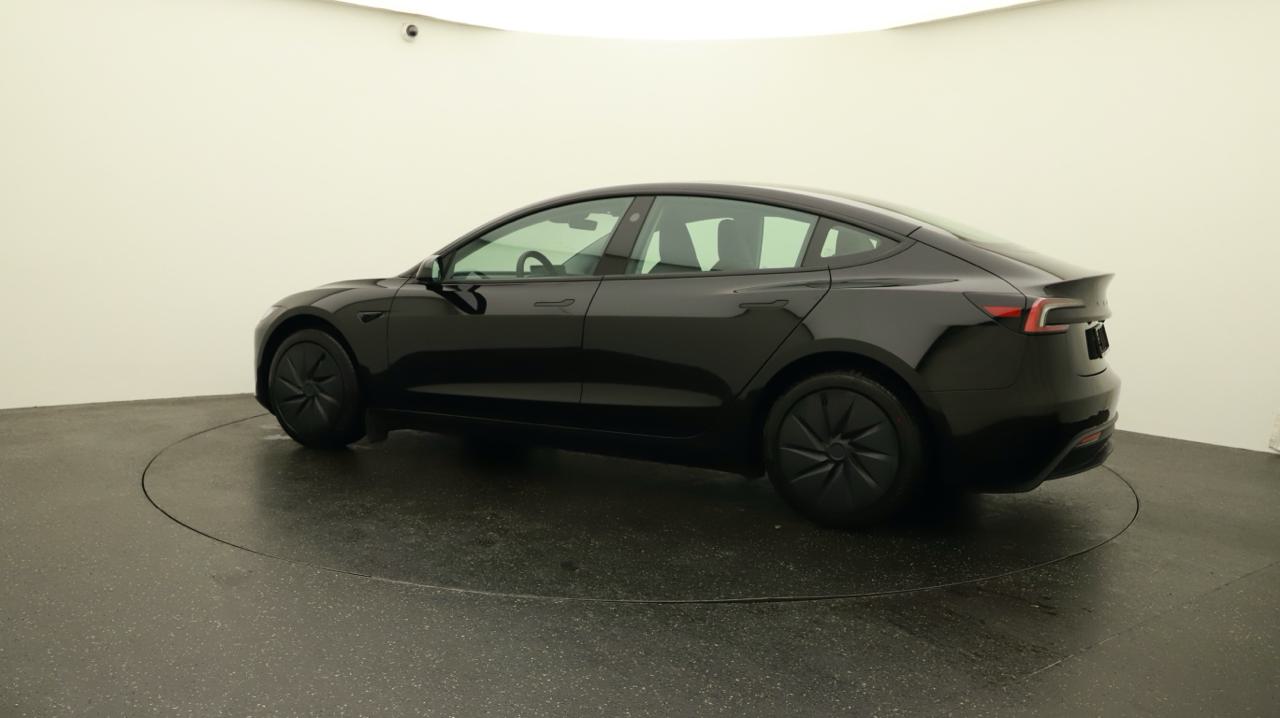 TESLA Model 3 RWD-showroom-element-2