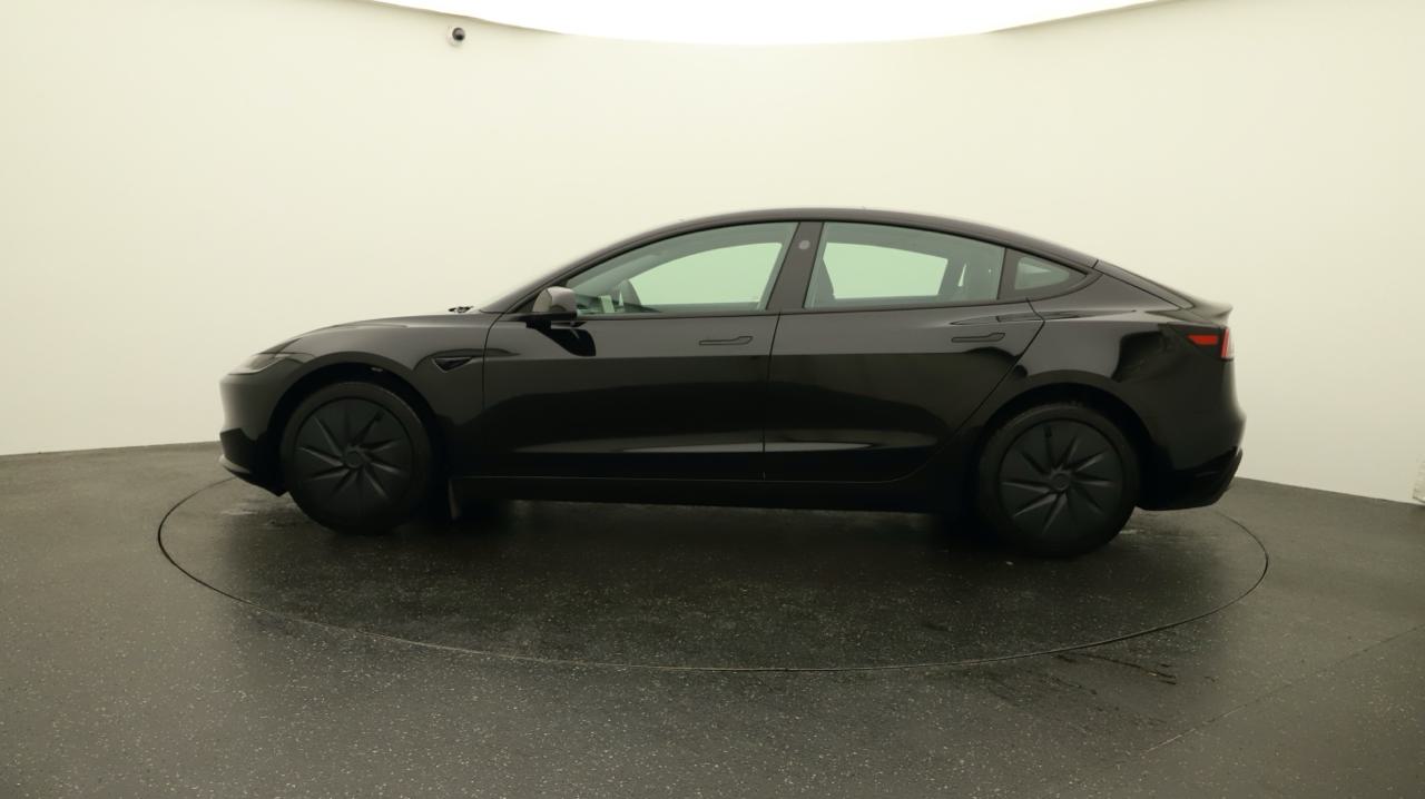 TESLA Model 3 RWD-showroom-element-1