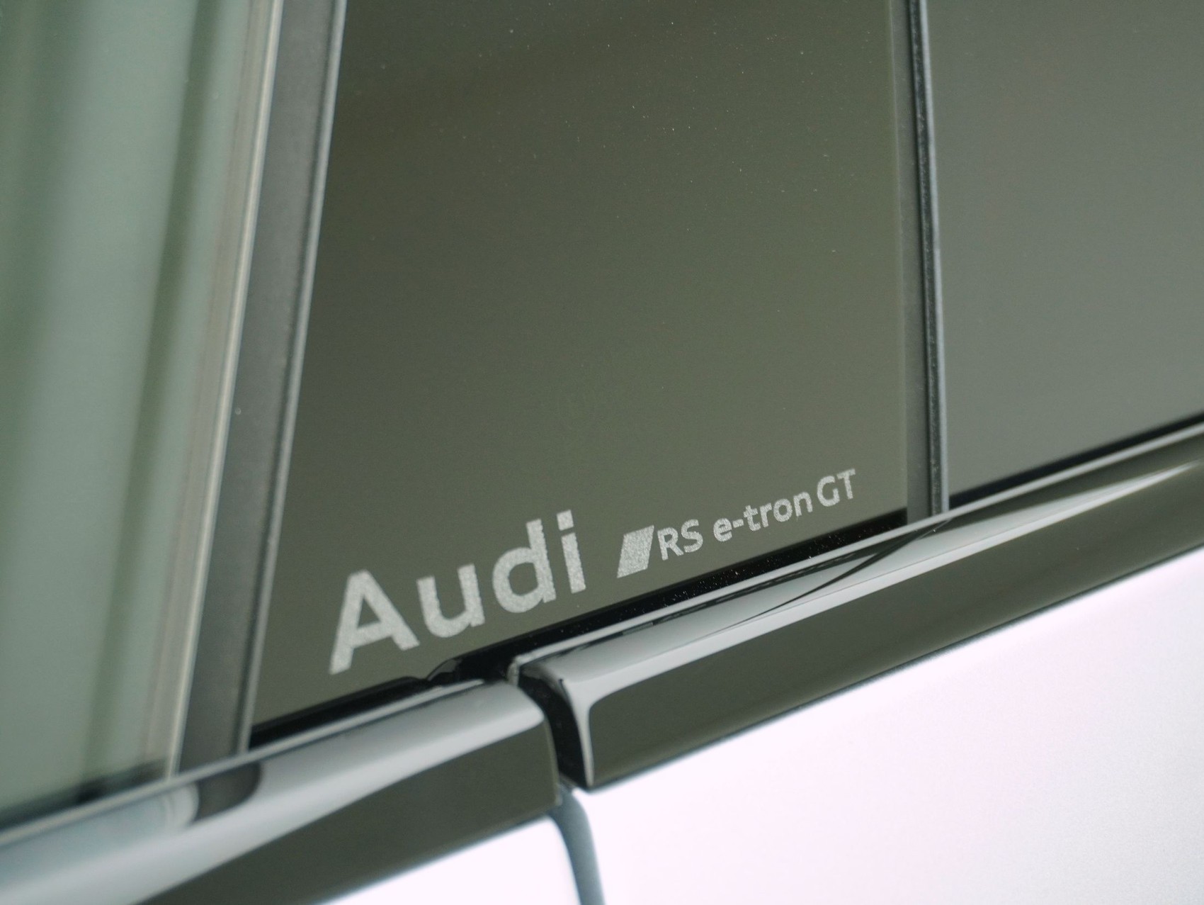AUDI e-tron GT RS quattro performance **Audi Werksgarantie bis 10/2030**-image-9