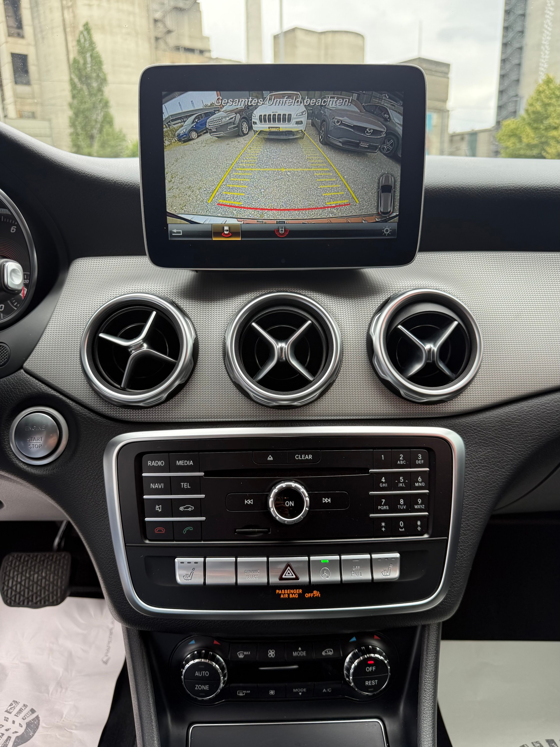 MERCEDES-BENZ GLA 200 Urban 7G-DCT-image-6