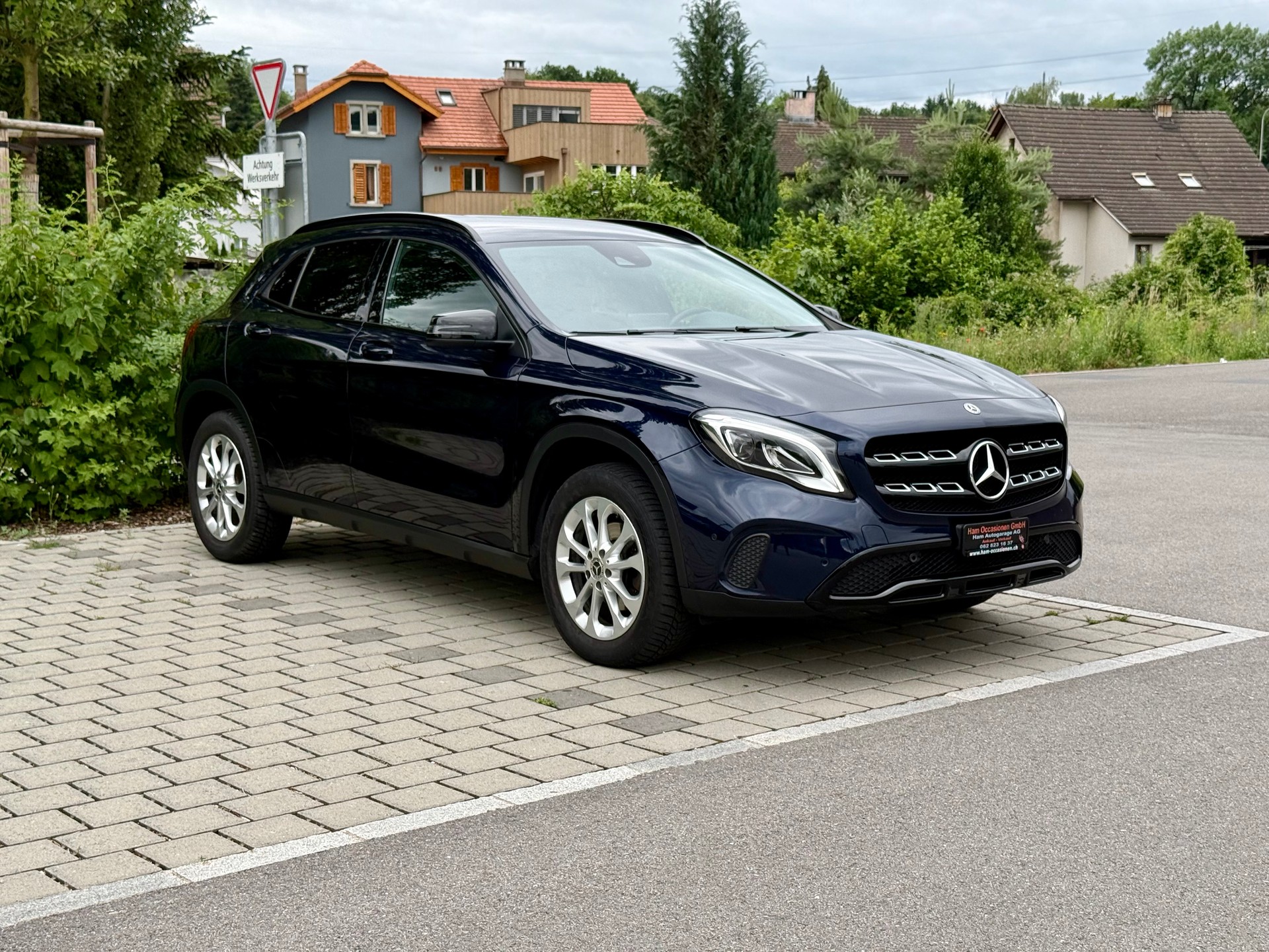 MERCEDES-BENZ GLA 200 Urban 7G-DCT-image-4