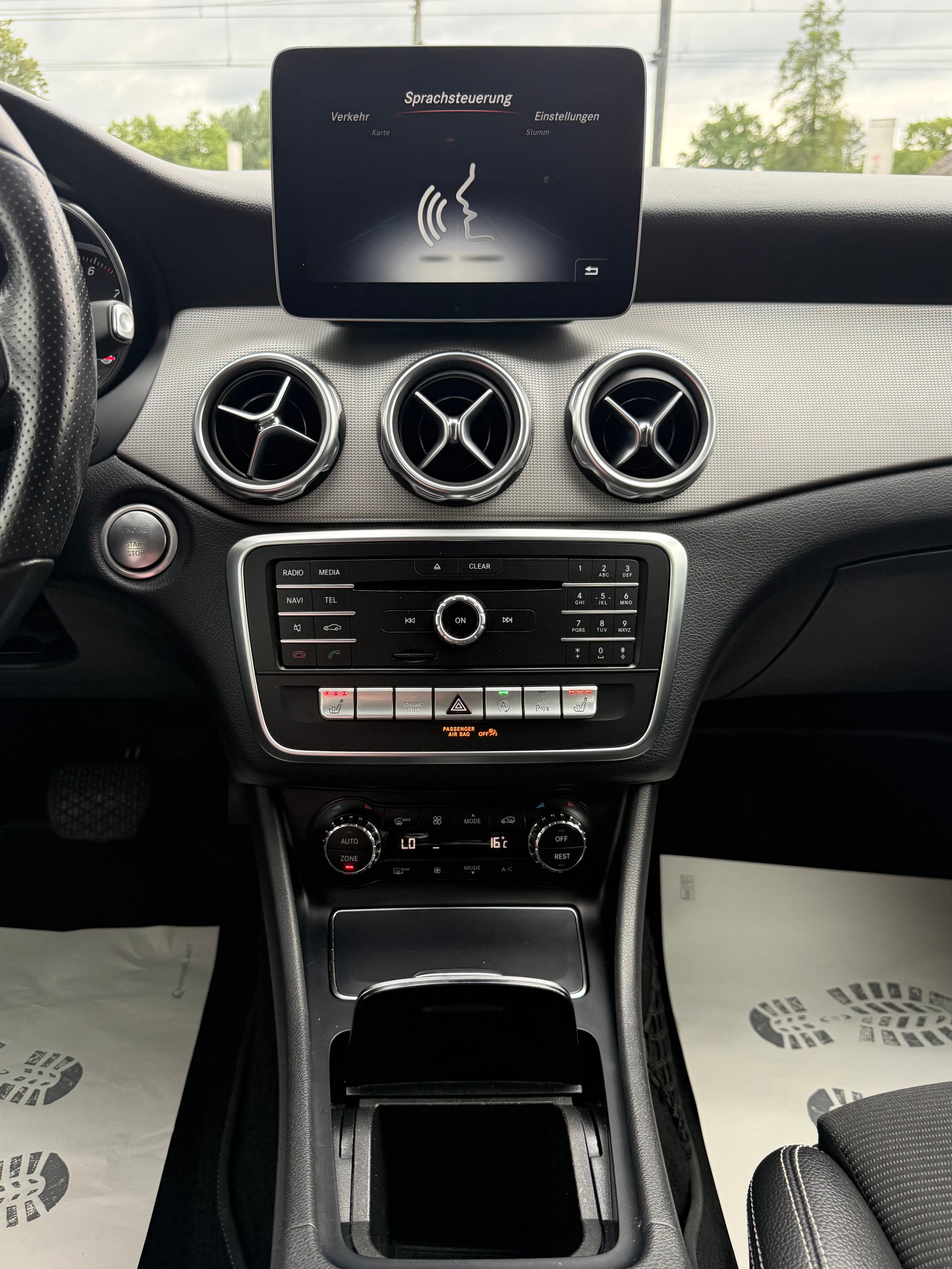 MERCEDES-BENZ GLA 200 Urban 7G-DCT-image-7