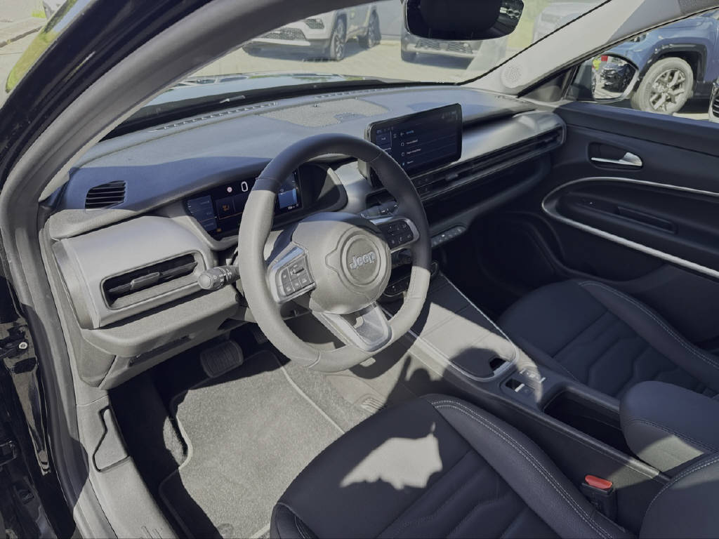JEEP Avenger Summit-image-9