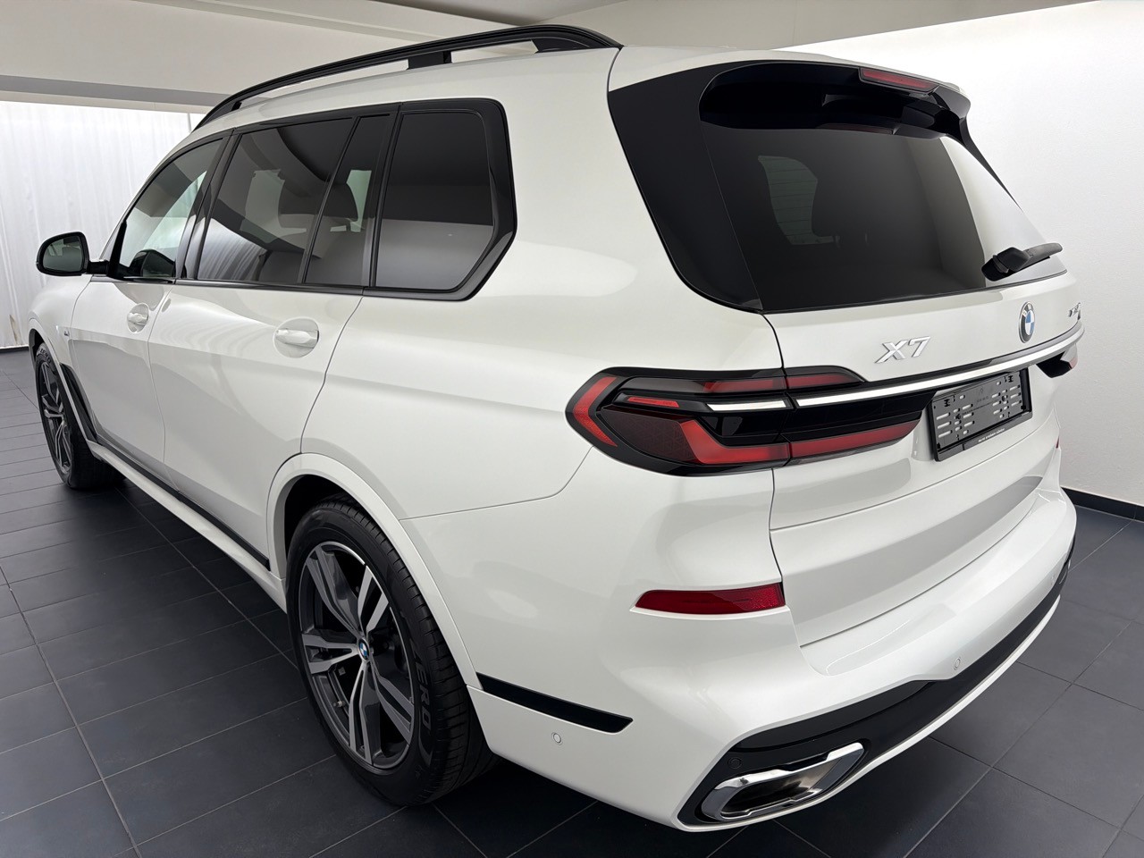 BMW X7 xDr 48V 40d M Sport-showroom-element-1