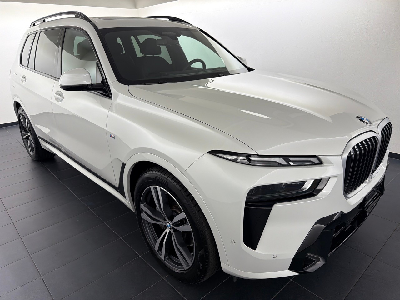 BMW X7 xDr 48V 40d M Sport-showroom-element-3