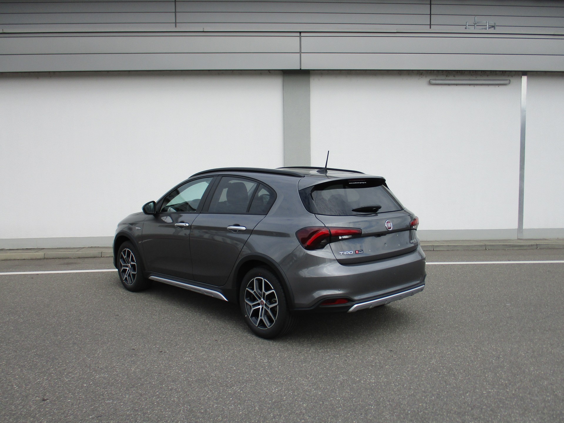FIAT Tipo 1.5 MHEV Swiss Edition Cross-image-2