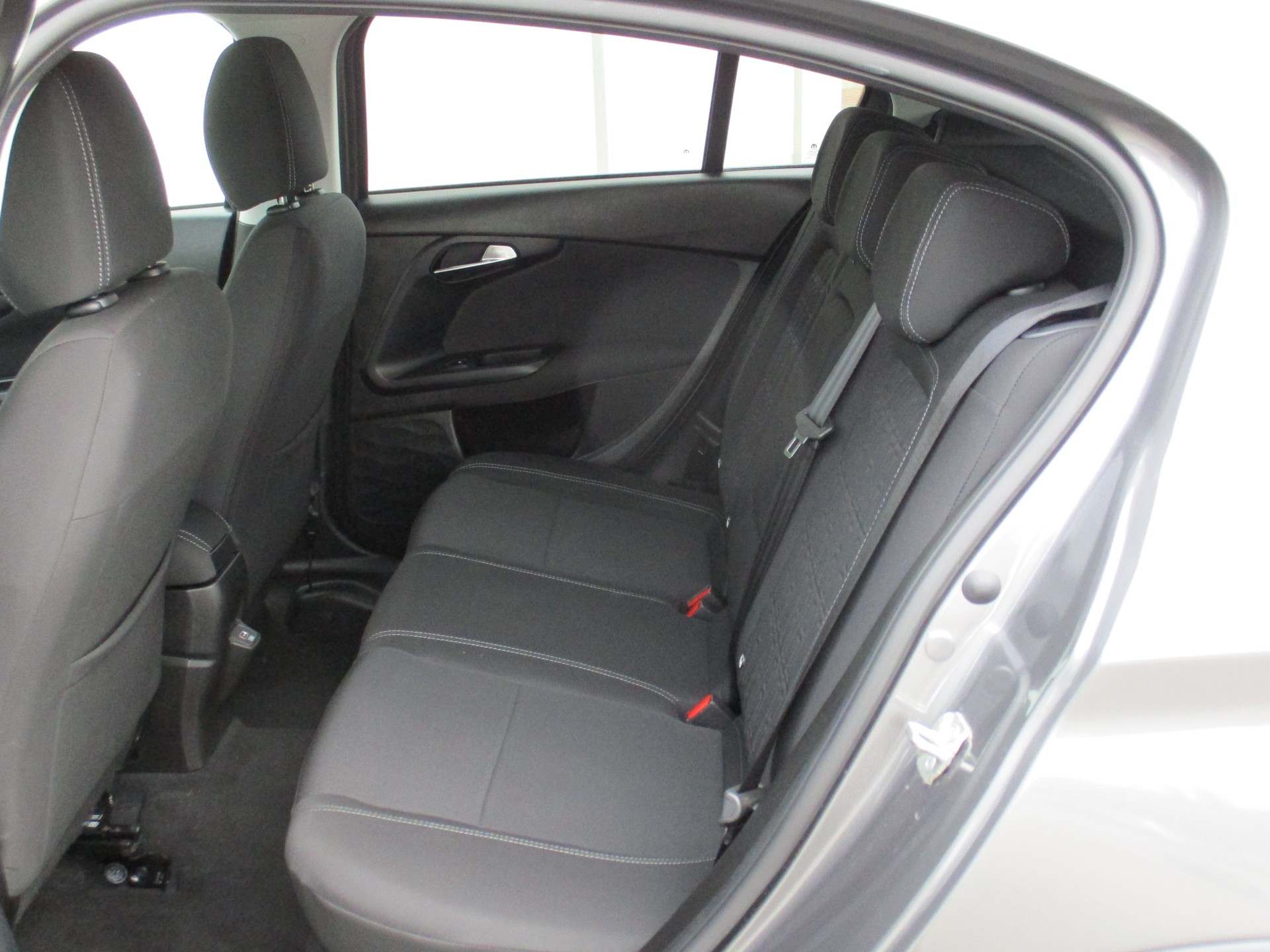 FIAT Tipo 1.5 MHEV Swiss Edition Cross-image-4