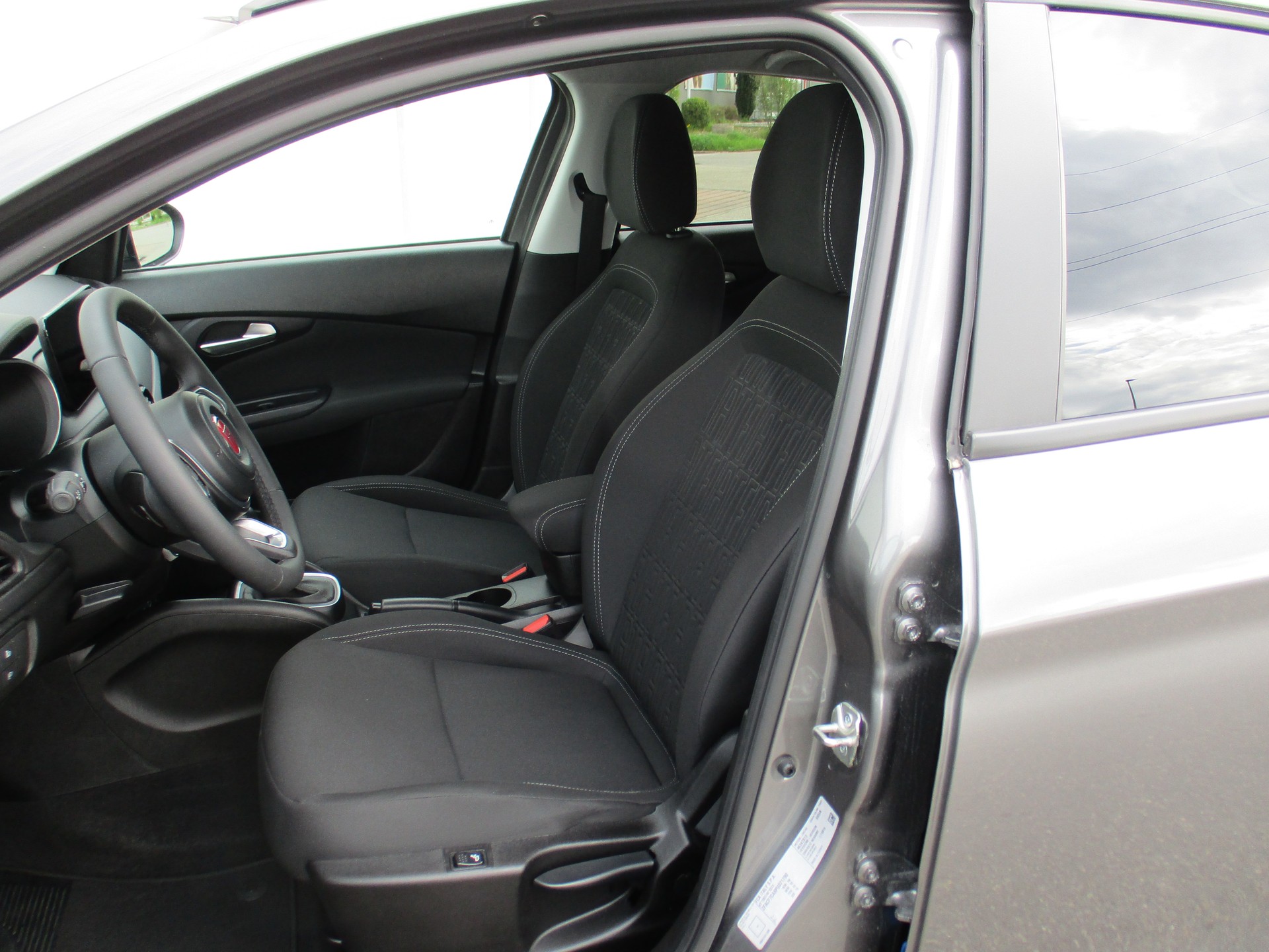 FIAT Tipo 1.5 MHEV Swiss Edition Cross-image-7