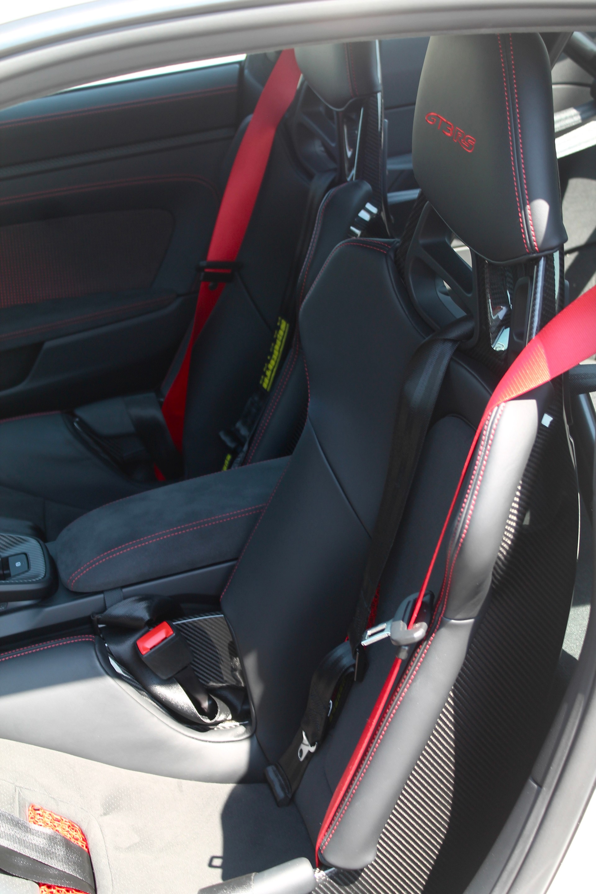 PORSCHE 911 GT3 RS-image-6