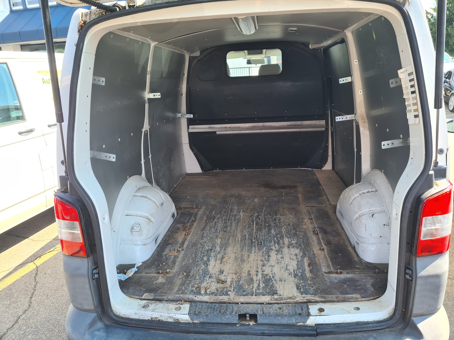 VW T5 2.0 TDI-image-5