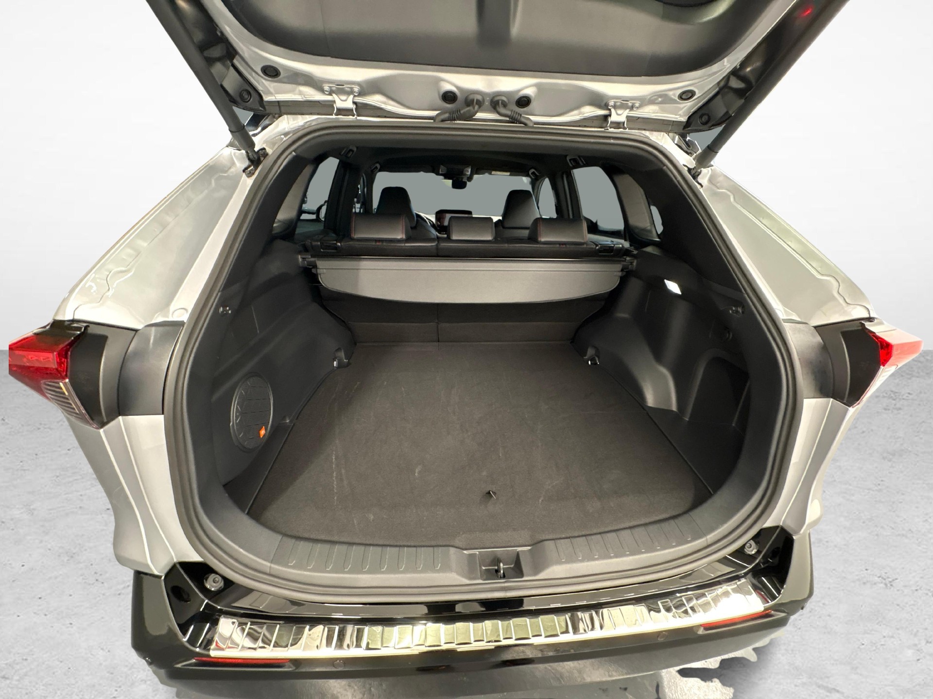 TOYOTA RAV4 2.5 Plug-In-Hybrid Platinum-image-11