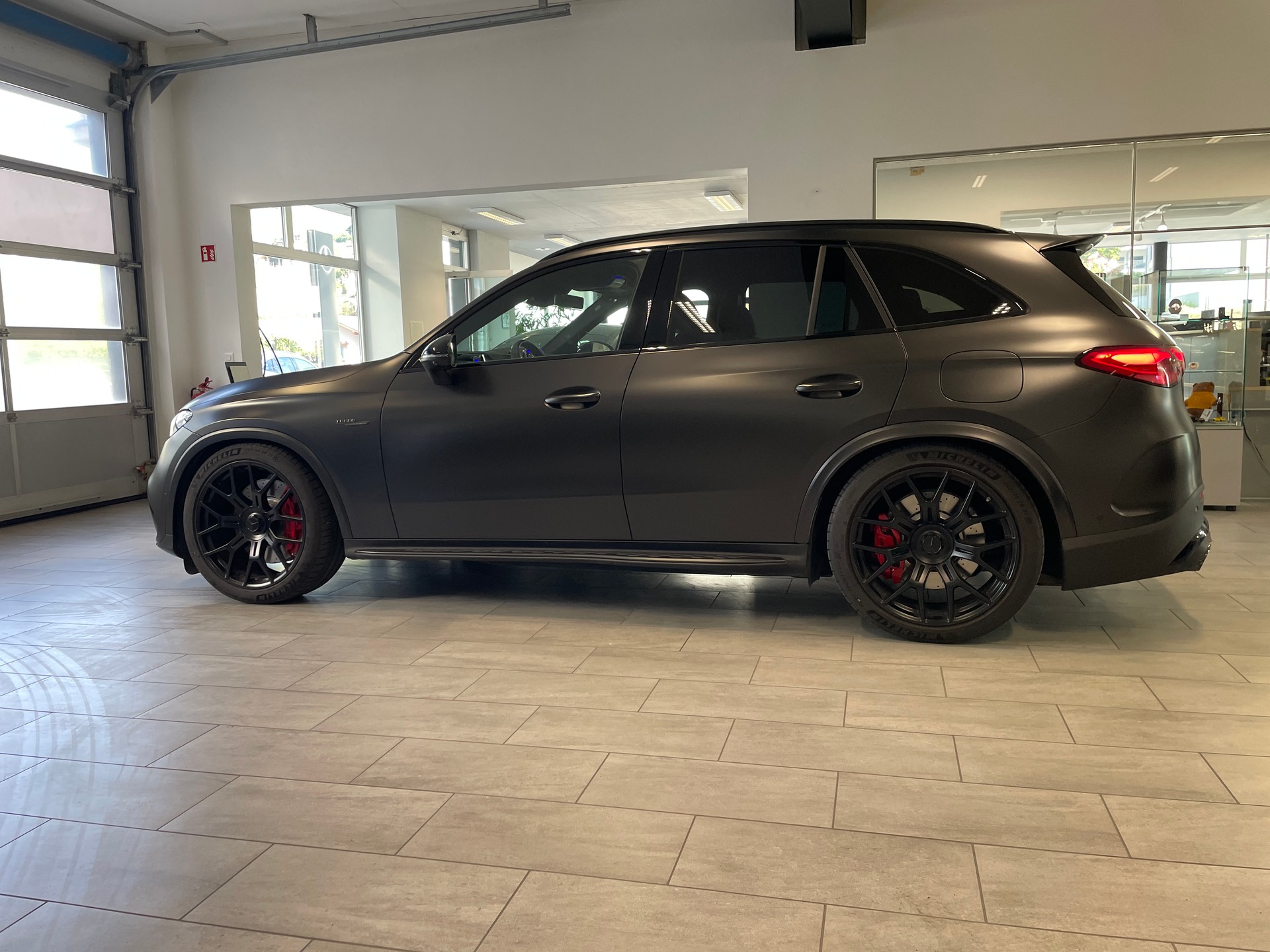 MERCEDES-BENZ GLC AMG 63 S e Performance Executive Edition 9G-Tronic-showroom-element-3