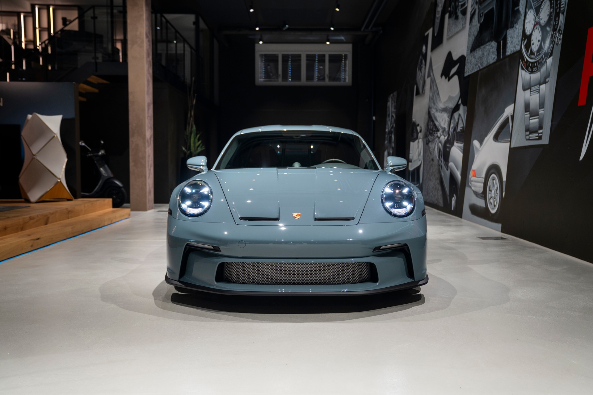 PORSCHE 911 S/T-showroom-element-1