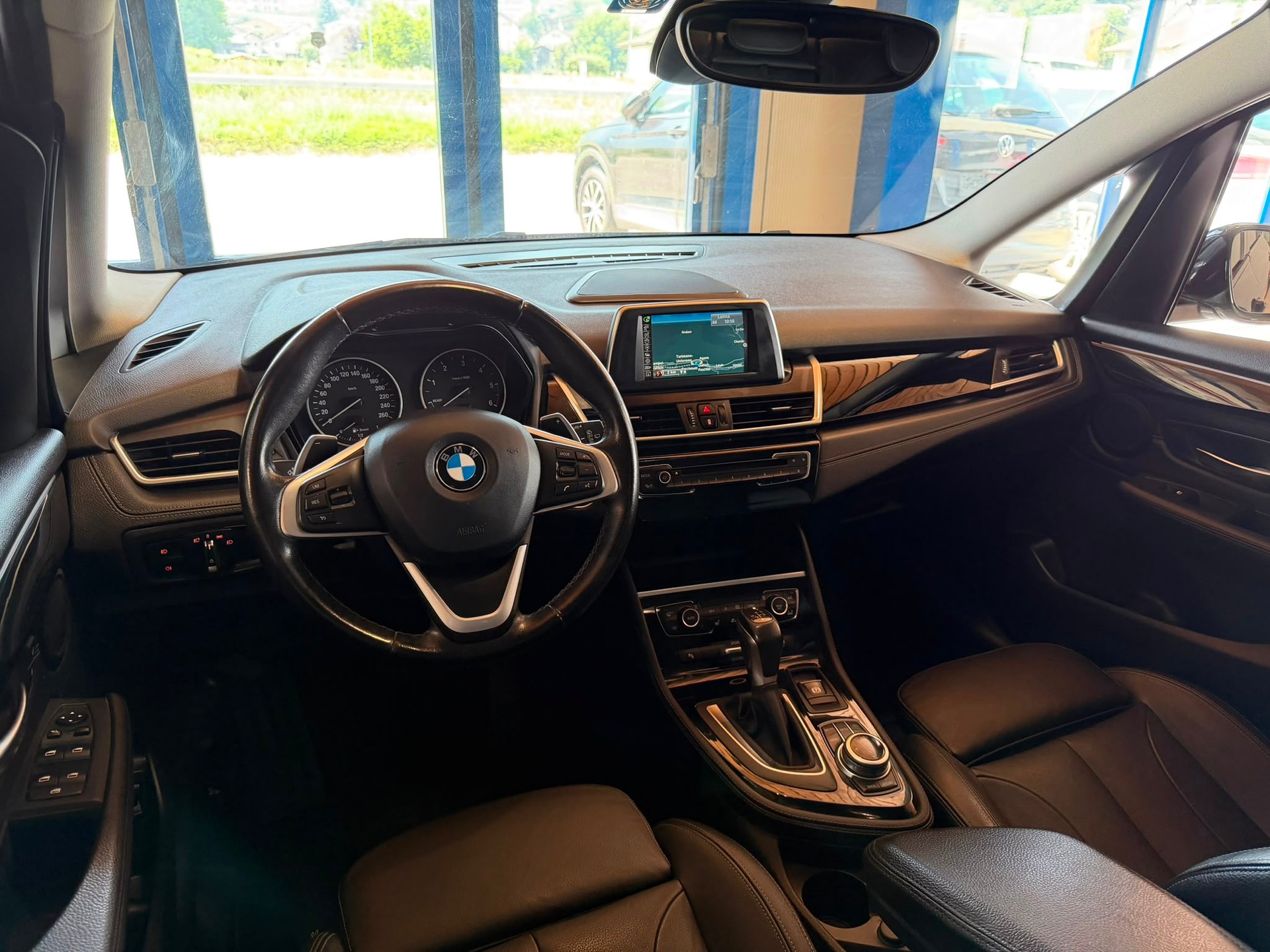 BMW 220d xDrive Gran Tourer Sport Line Steptronic-image-16