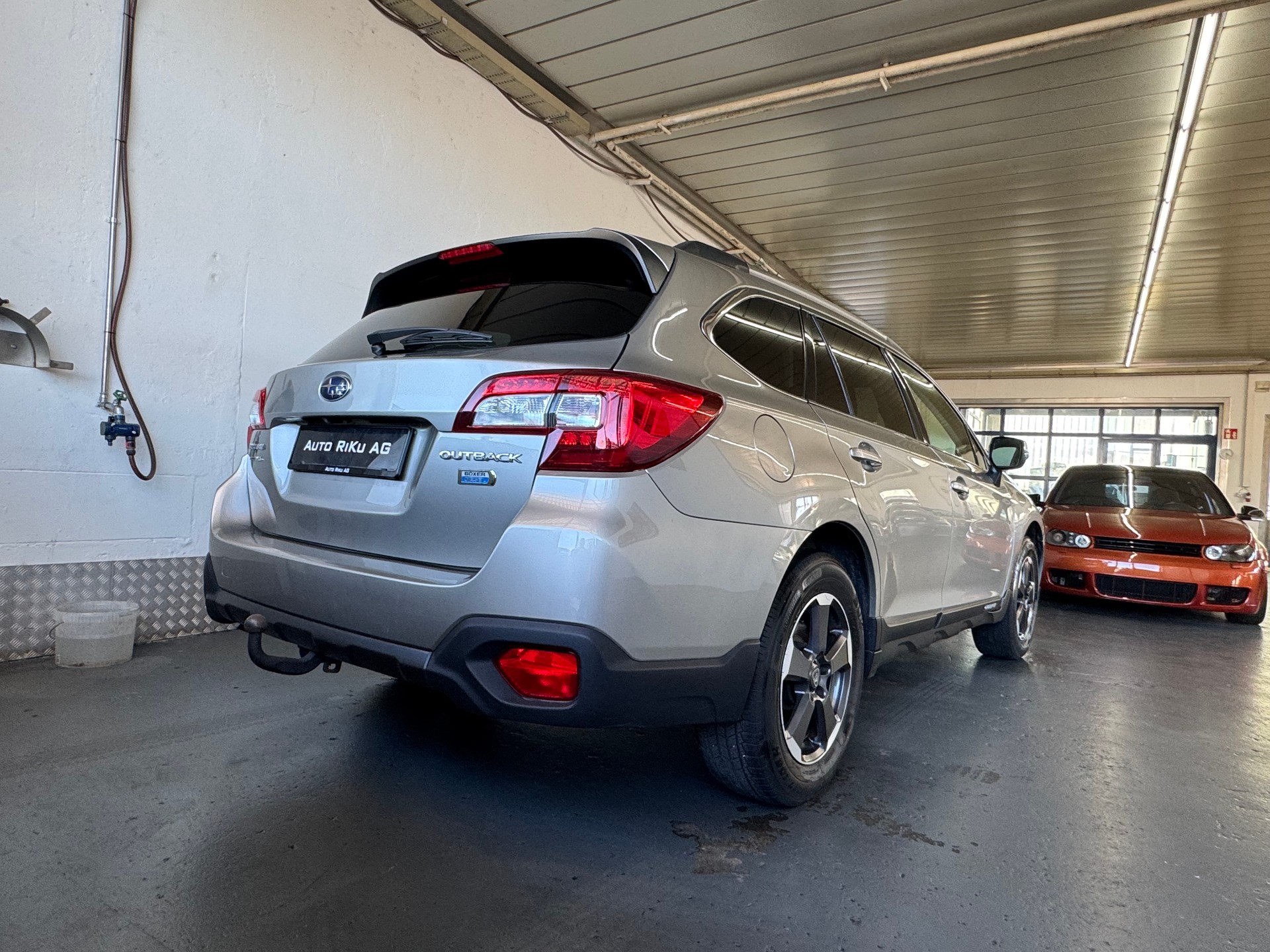 SUBARU Outback 2.0D Swiss AWD Lineartronic-image-10