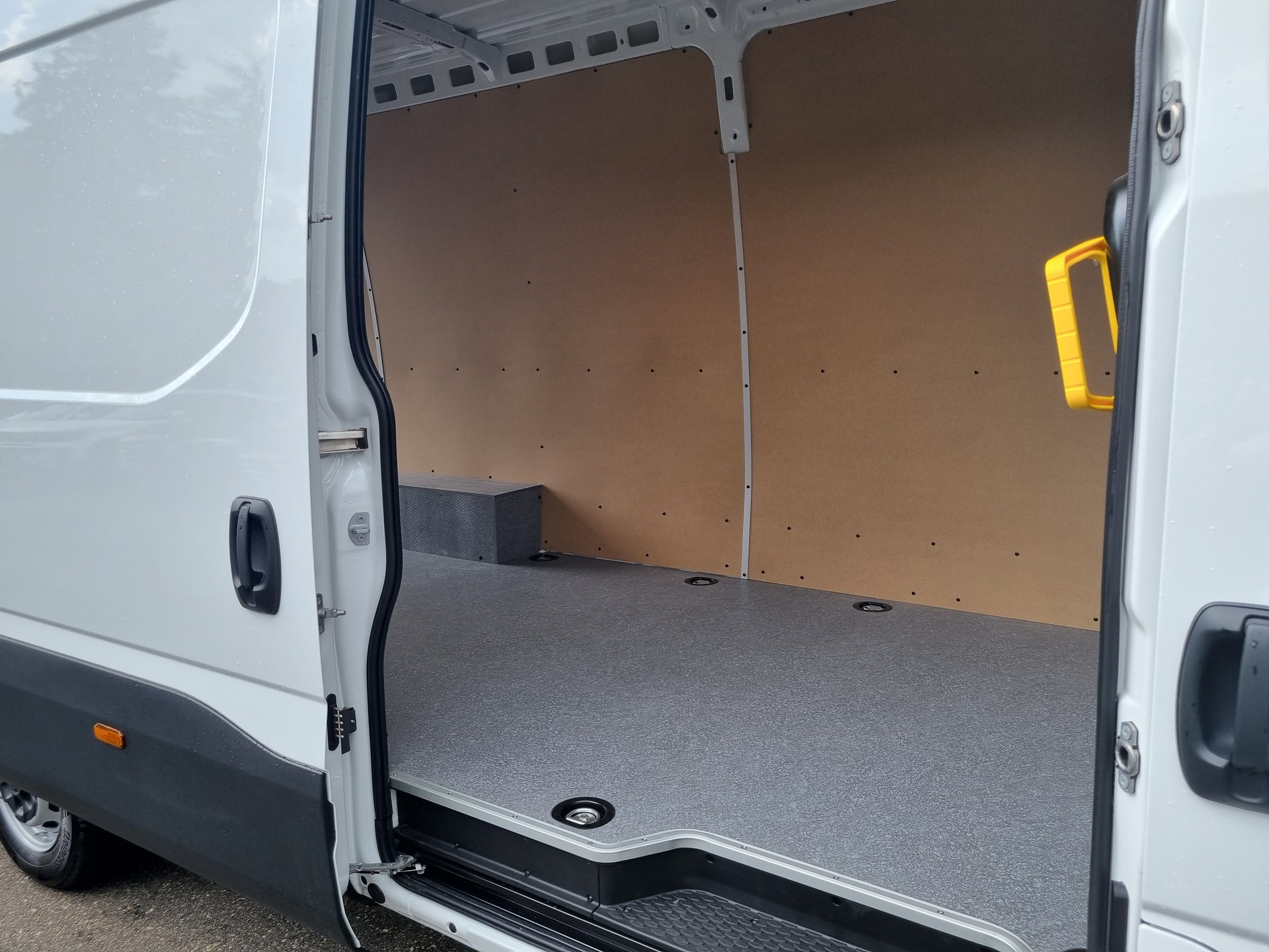 IVECO Daily 35S16HA8V L4H2 4100mm 3500kg Anhängelast-image-10