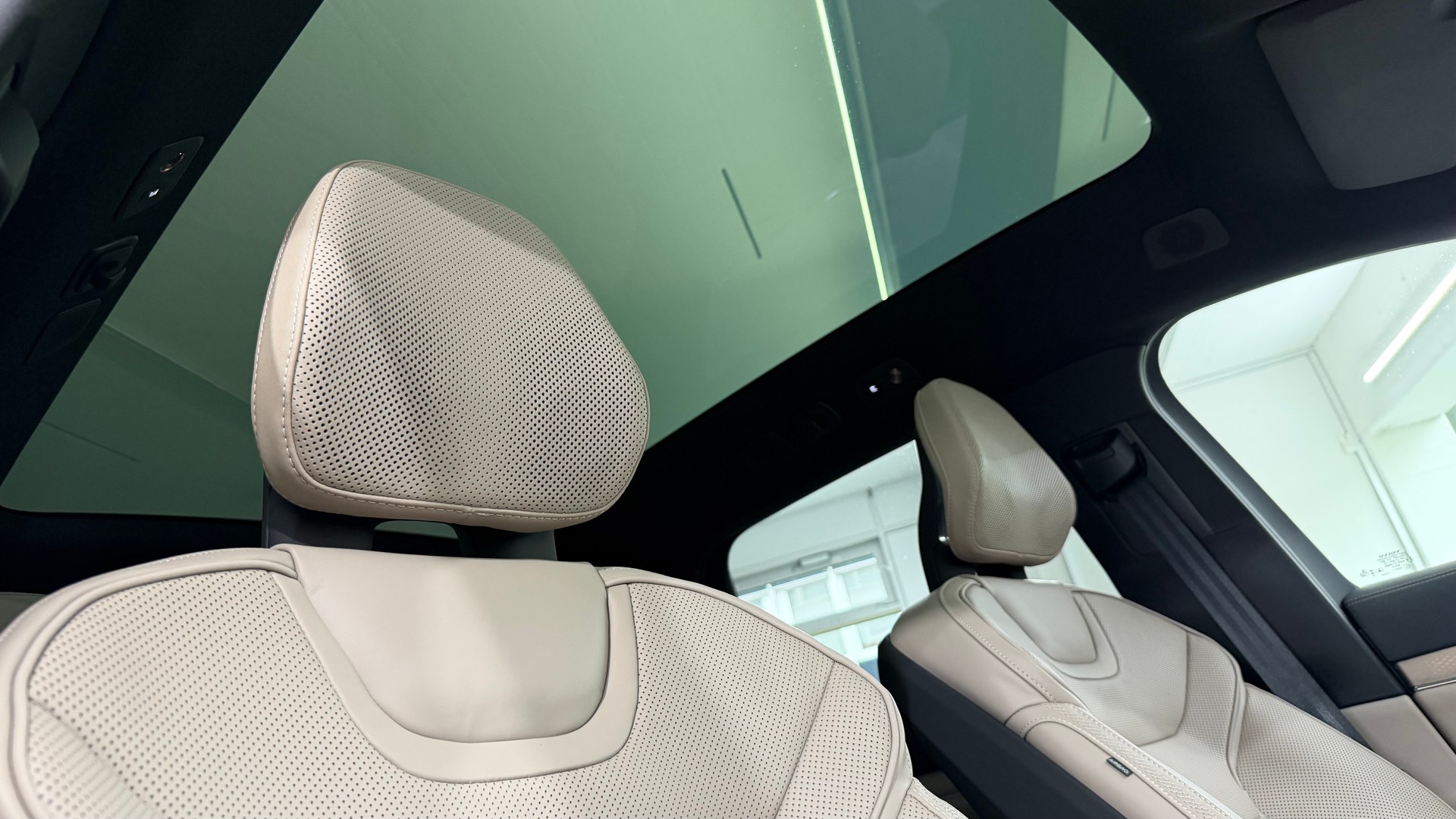VOLVO EX 90 Twin Performance Ultra AWD-image-8