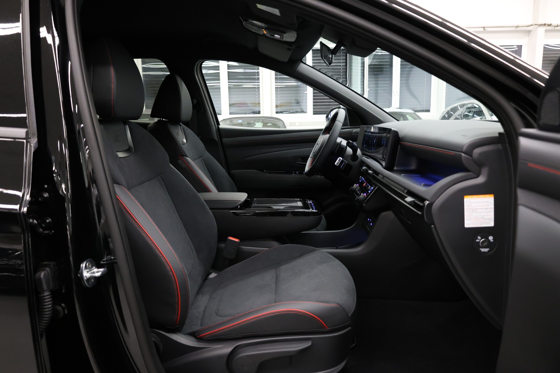 HYUNDAI Tucson 1.6 T-GDi PHEV N-Line 4WD-image-15