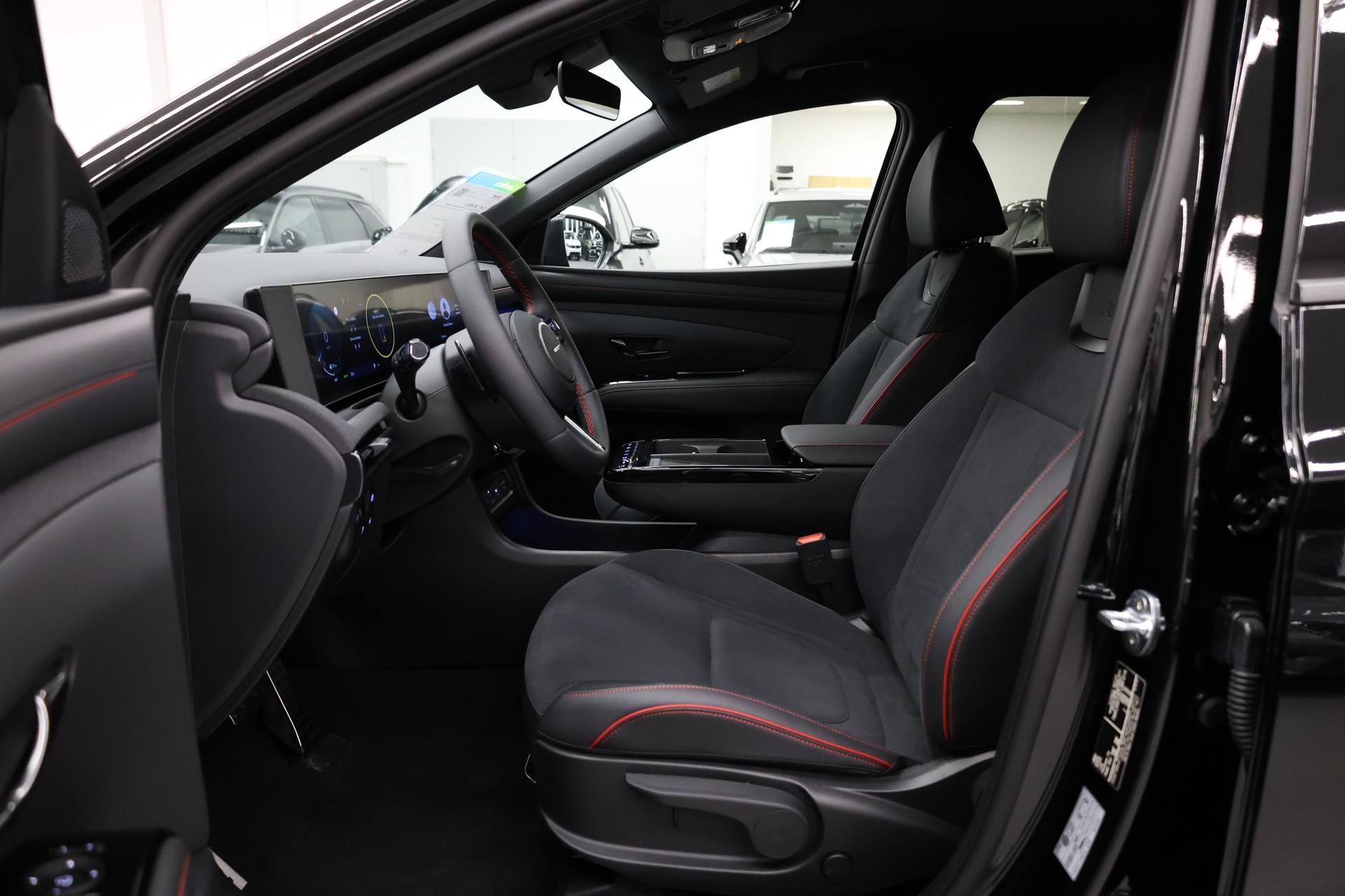 HYUNDAI Tucson 1.6 T-GDi PHEV N-Line 4WD-image-14