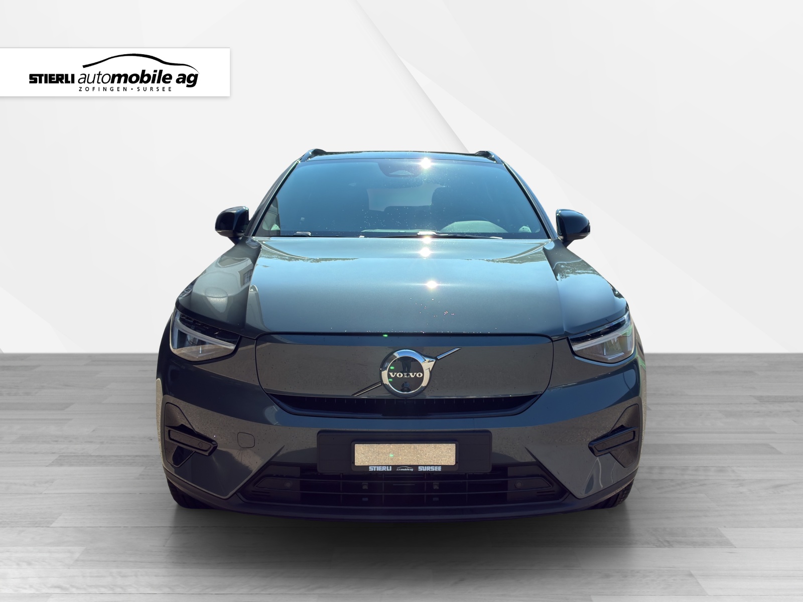 VOLVO EX40 Extended Plus-showroom-element-1