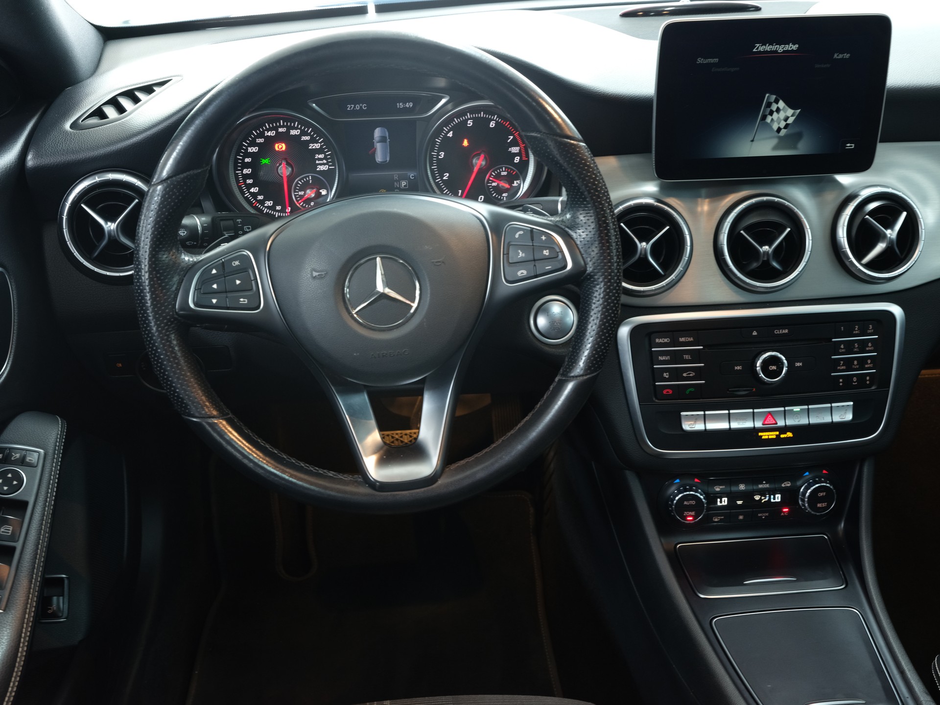 MERCEDES-BENZ CLA Shooting Brake 200 AMG Line 7G-DCT *Panorama* *Rückfahrkamera* *Night Star*-image-18