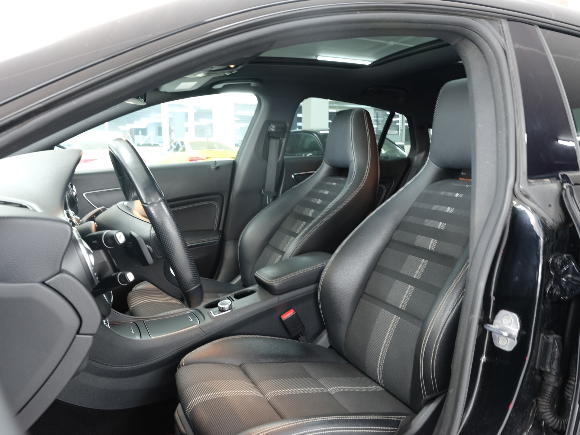 MERCEDES-BENZ CLA Shooting Brake 200 AMG Line 7G-DCT *Panorama* *Rückfahrkamera* *Night Star*-image-17