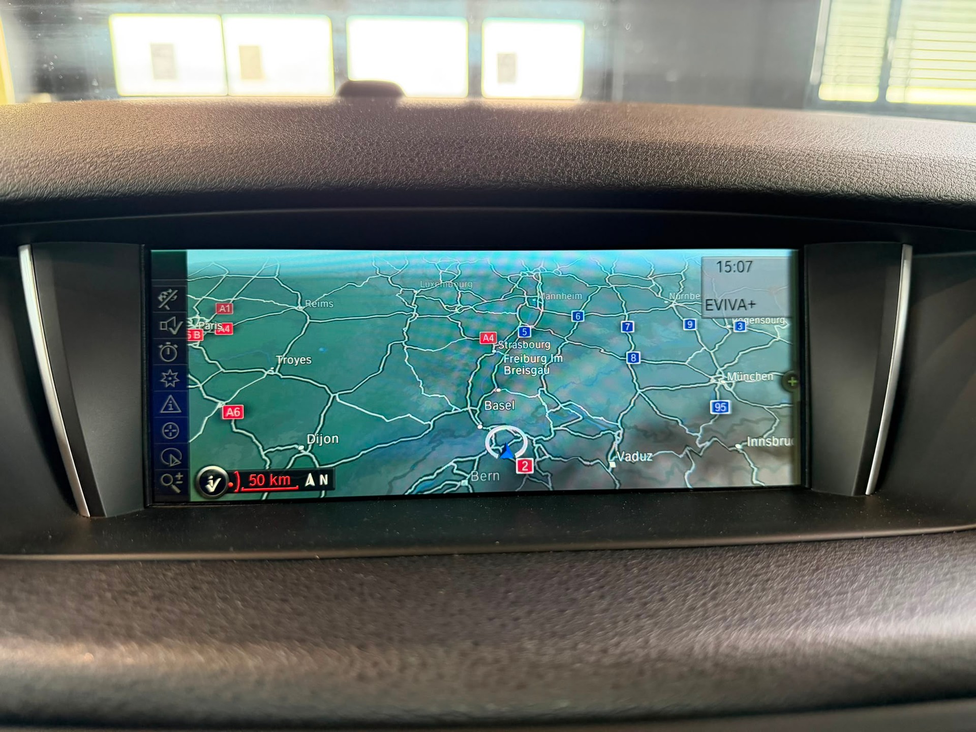 BMW X1 xDrive 28i Steptronic-image-19
