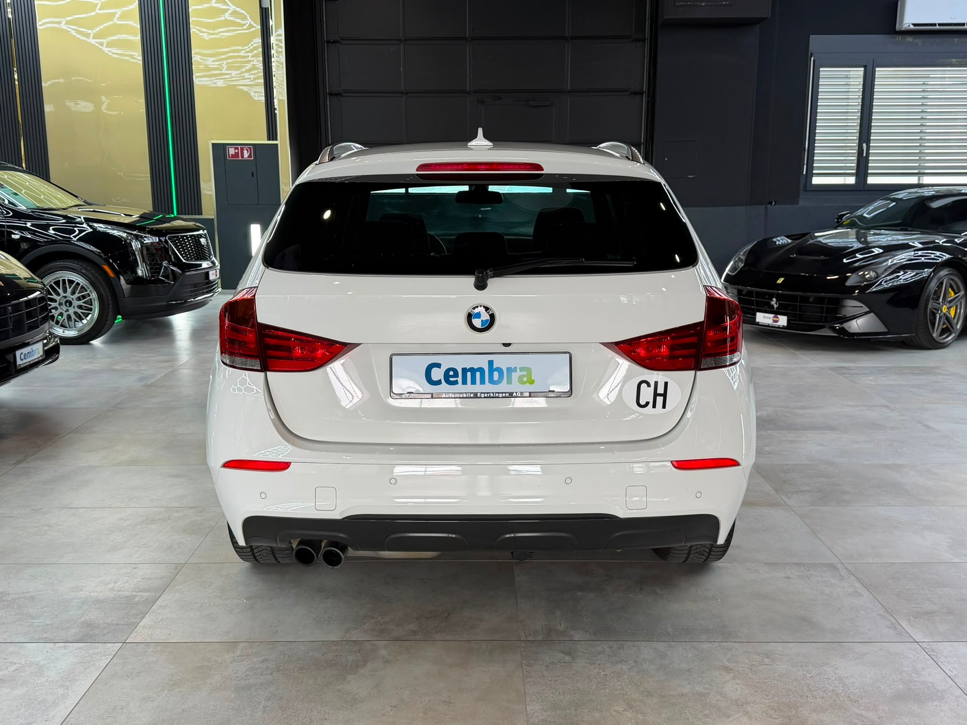 BMW X1 xDrive 28i Steptronic-image-5