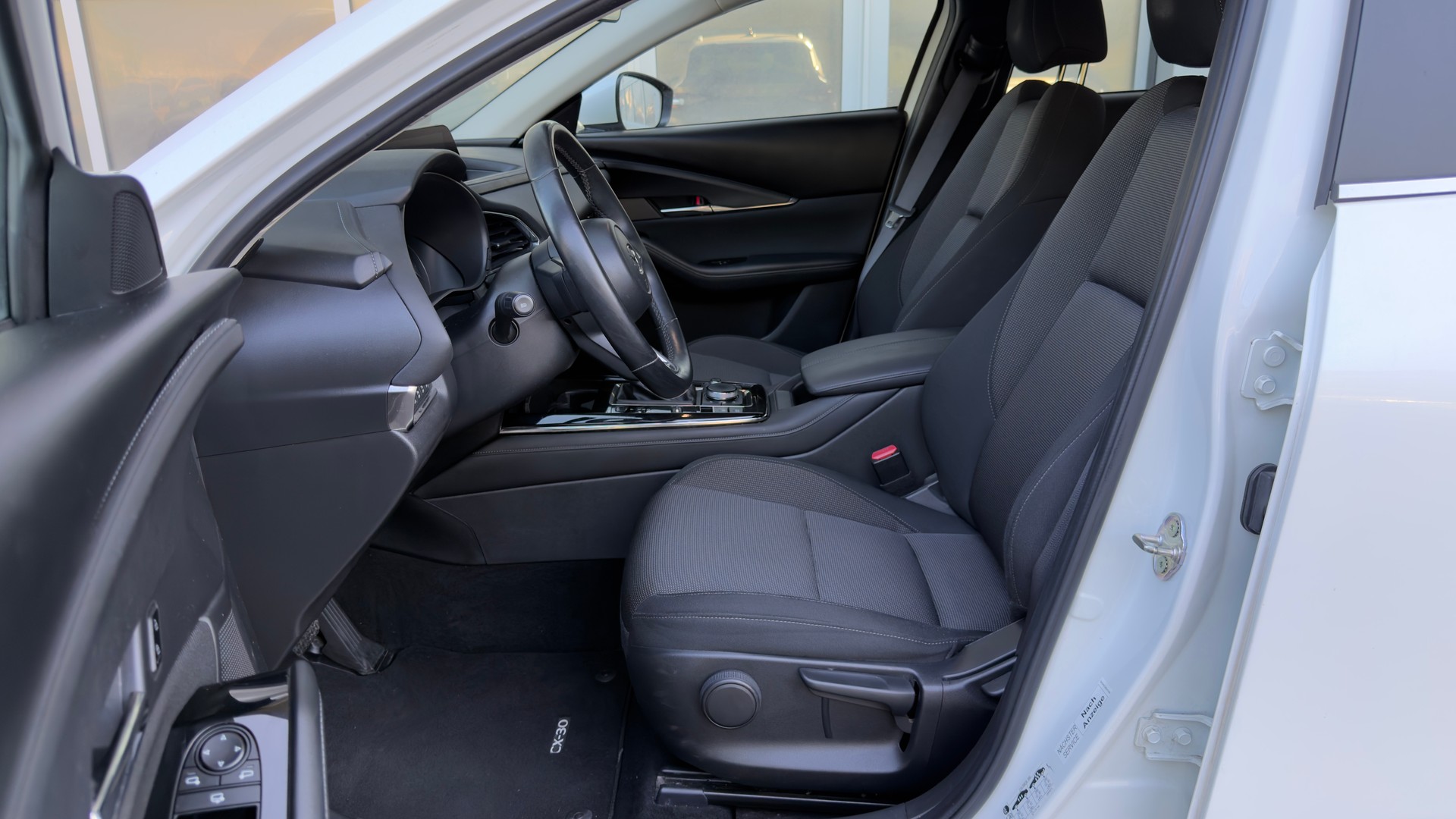 MAZDA CX-30 2.0 150 Ambition Plus AWD-image-9