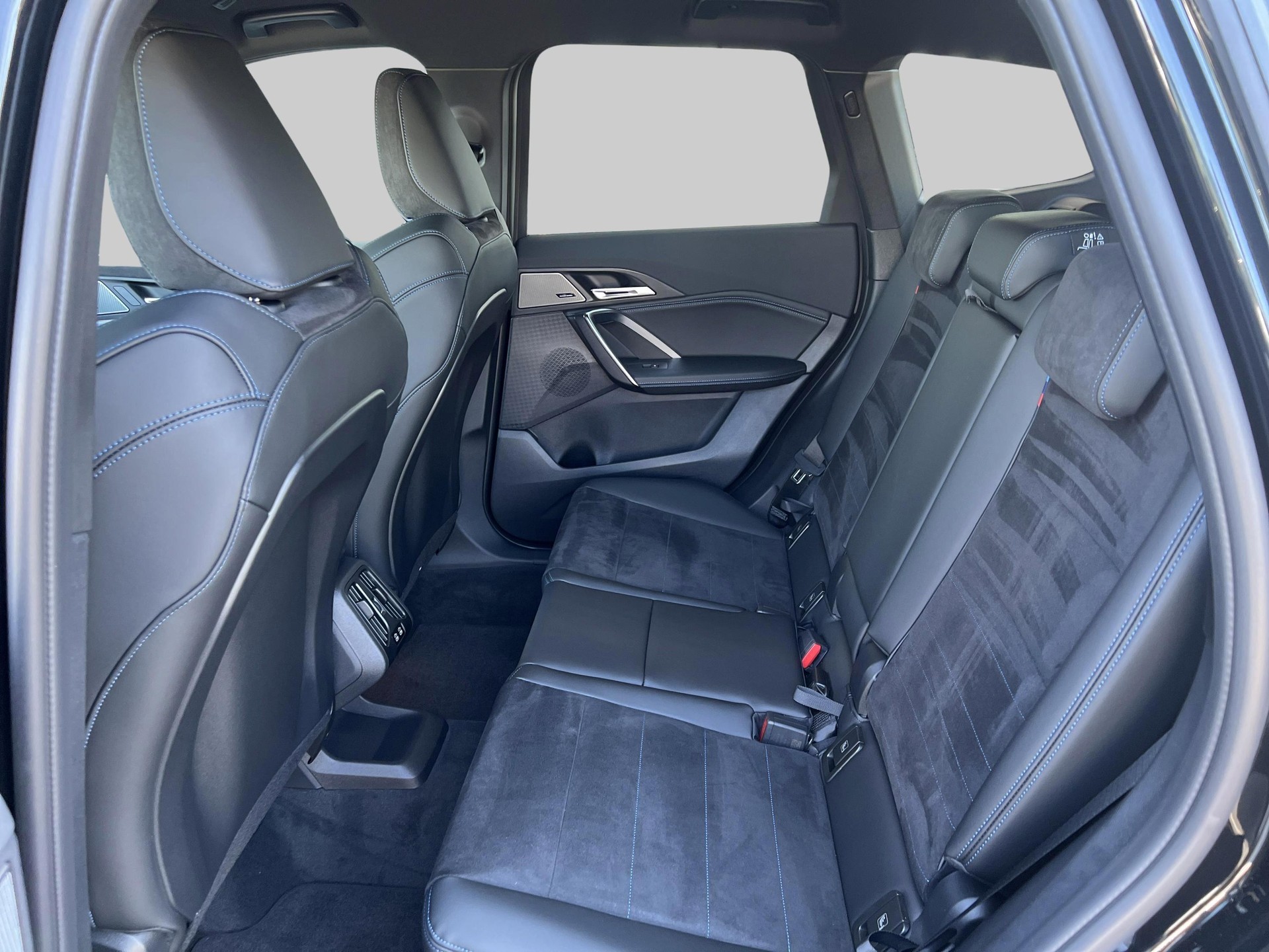 BMW X1 sDr 20i 48V M Sport-image-16