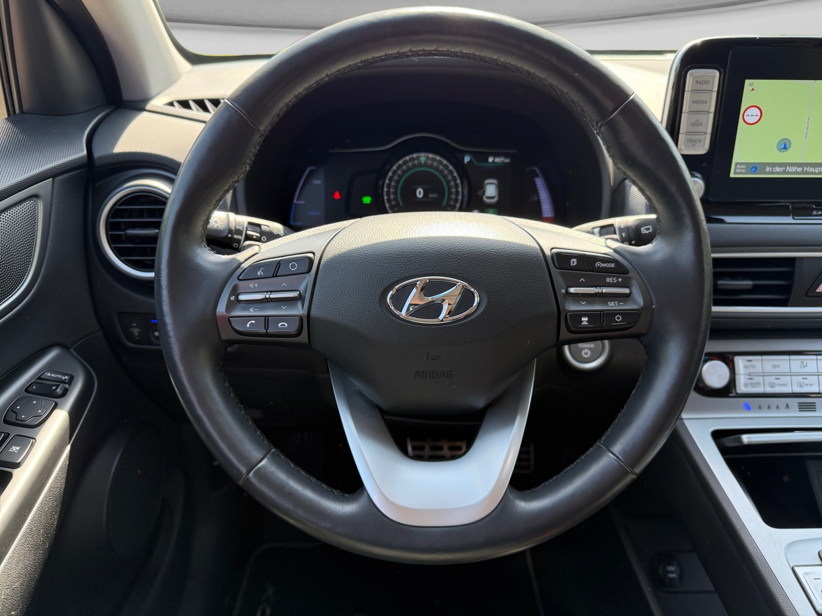 HYUNDAI Kona EV 64 kWh Vertex-image-13