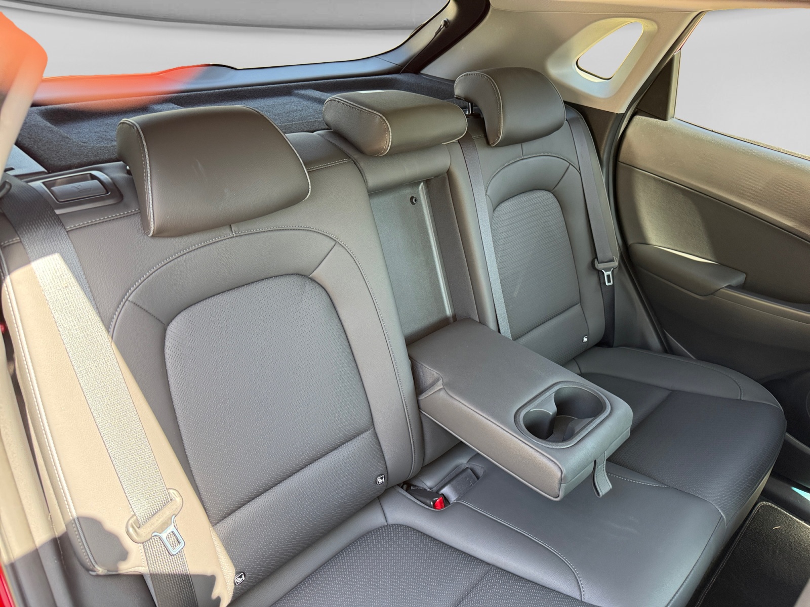 HYUNDAI Kona EV 64 kWh Vertex-image-17