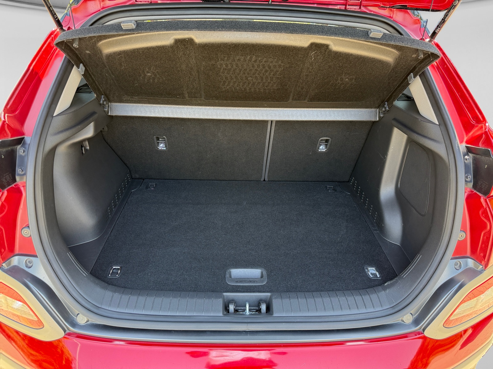 HYUNDAI Kona EV 64 kWh Vertex-image-18
