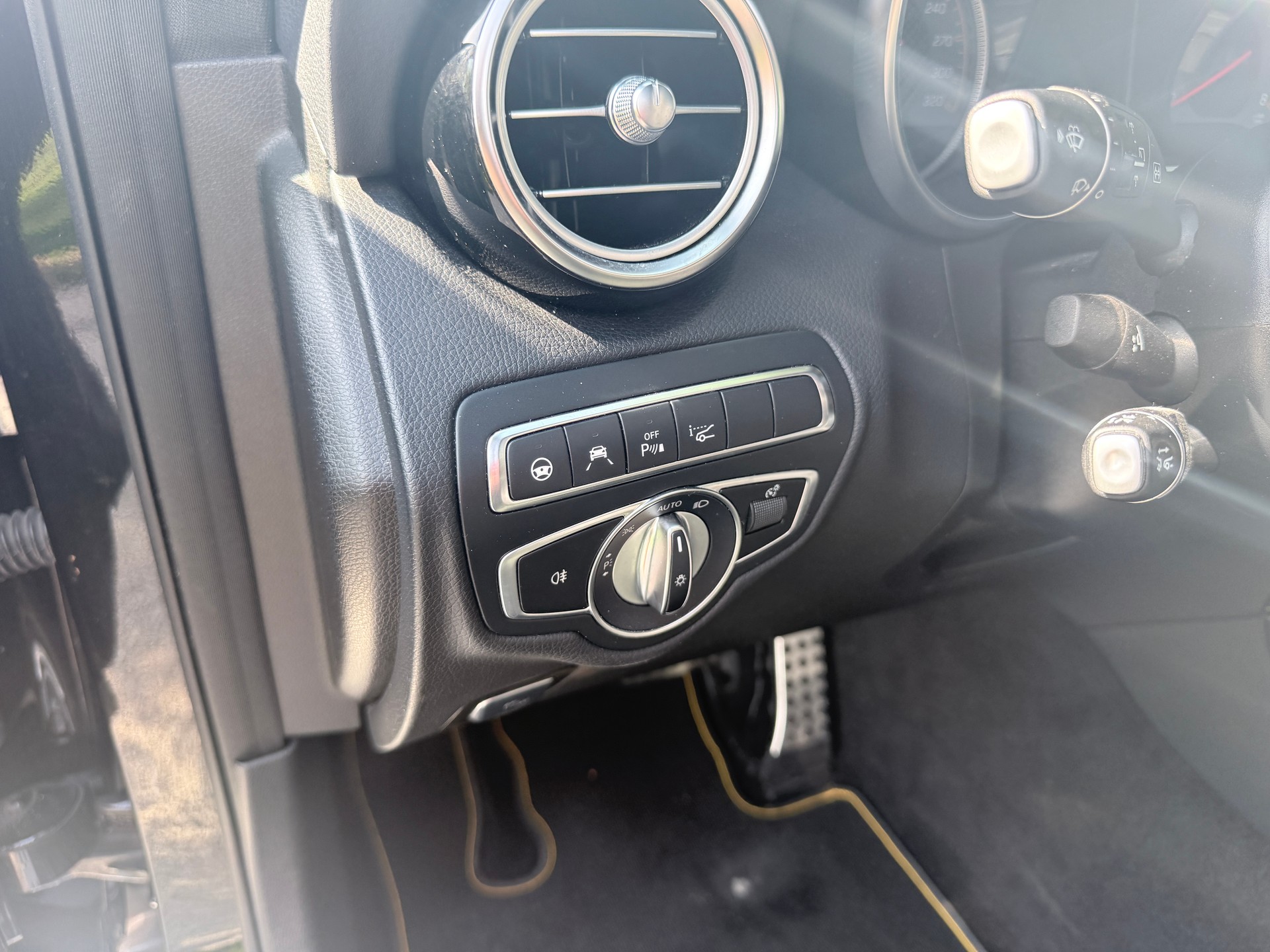 MERCEDES-BENZ GLC 63 S AMG Edition 1 4Matic+ 9G-Tronic-image-18