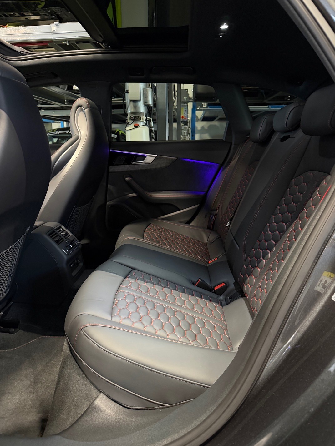 AUDI RS4 Avant quattro *Pack Compétition RS+*-image-10