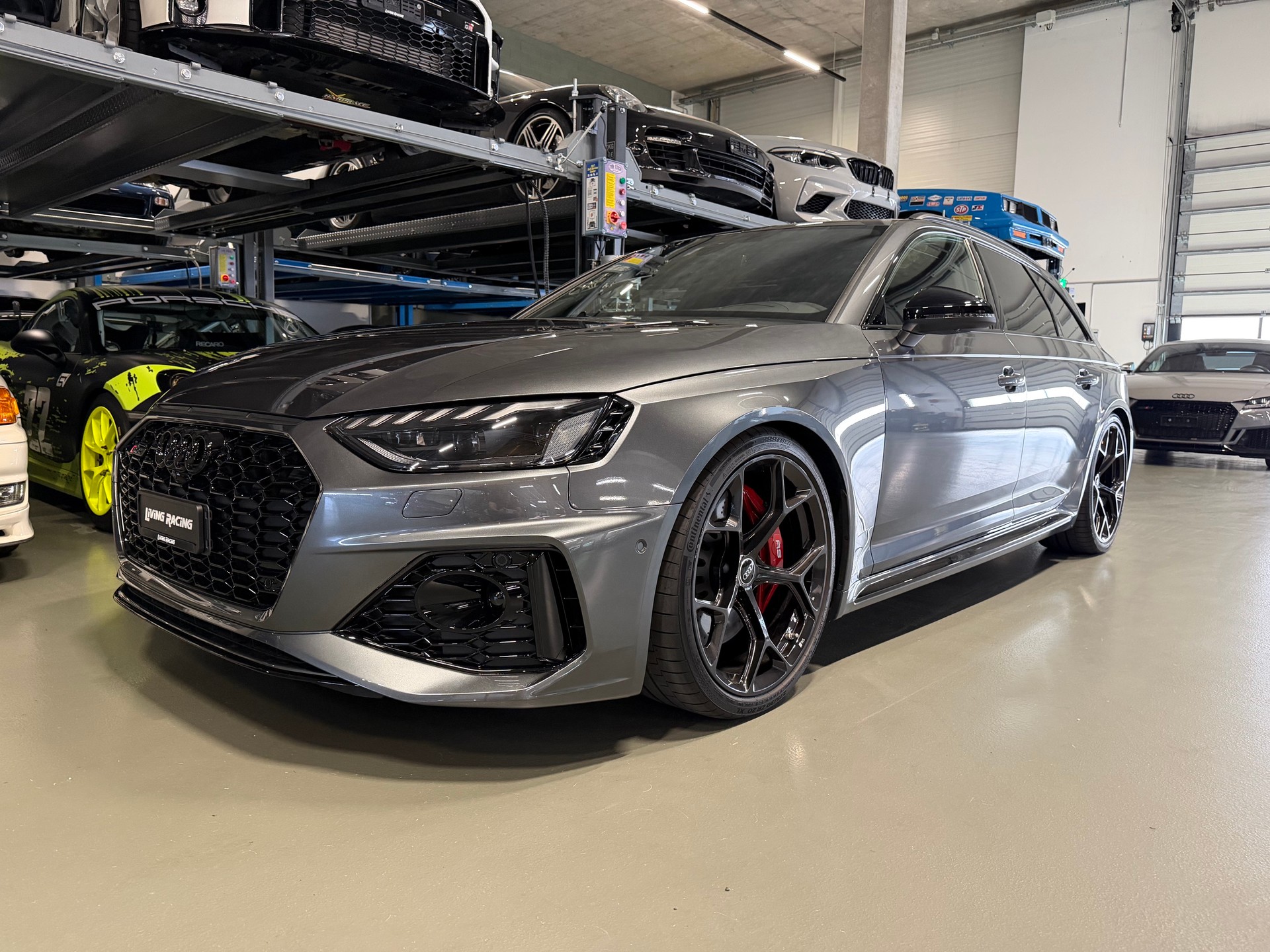 AUDI RS4 Avant quattro *Pack Compétition RS+*-image-1